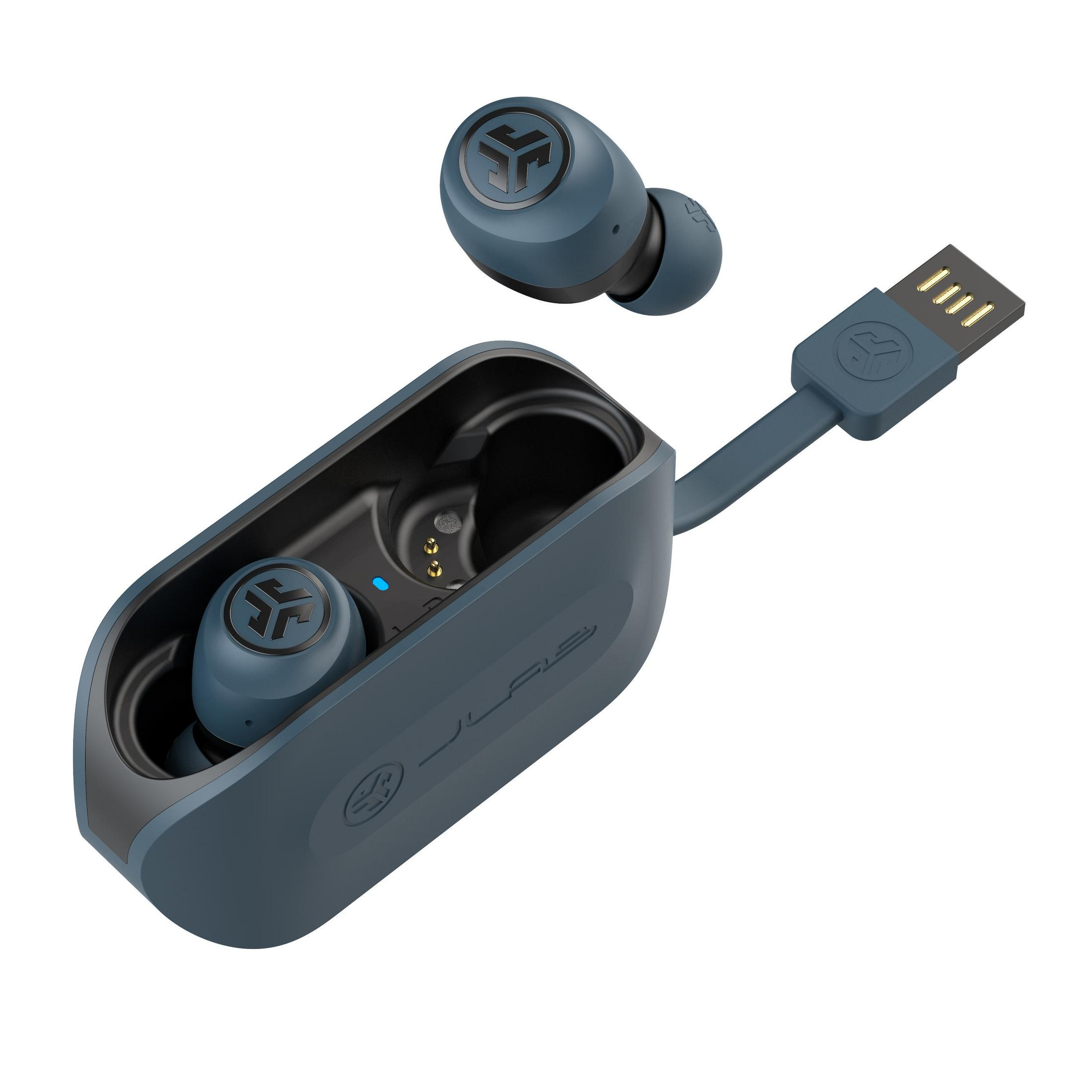 Blaue Ohrhörer mit Ladecase und USB-Kabel. Logo auf Case und Ohrhörern.