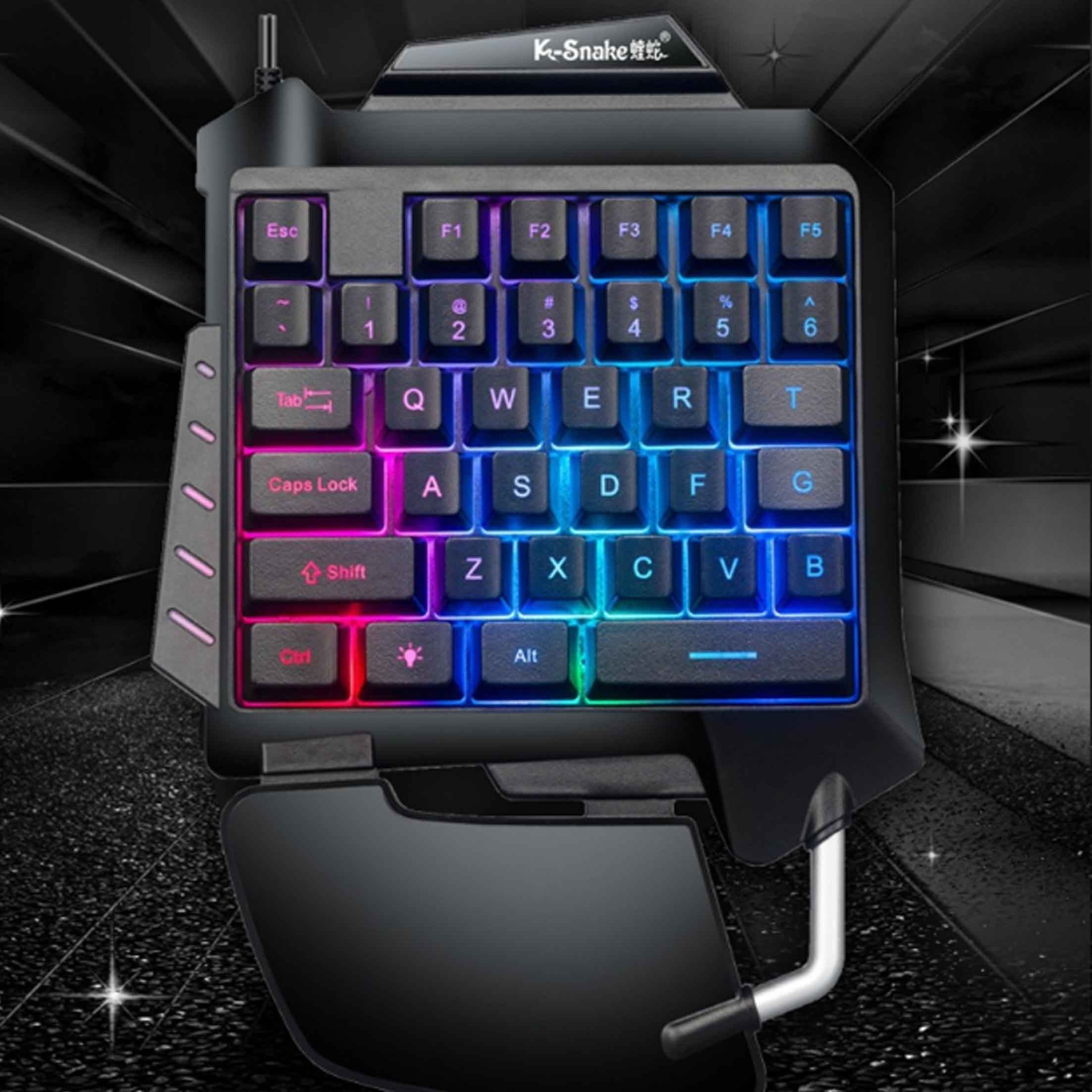 Klawiatura do gier RGB z wieloma przyciskami, kolorowymi światłami.