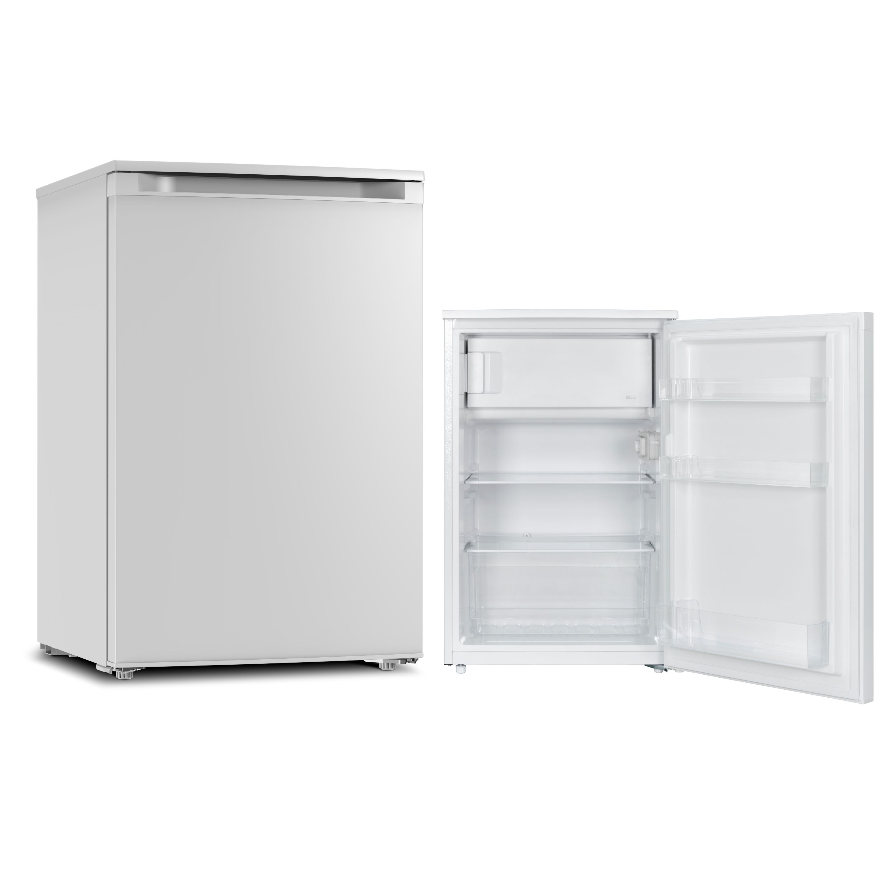 Ein weißer Kühlschrank, mit geöffneter Tür. Im Inneren befinden sich Regale.