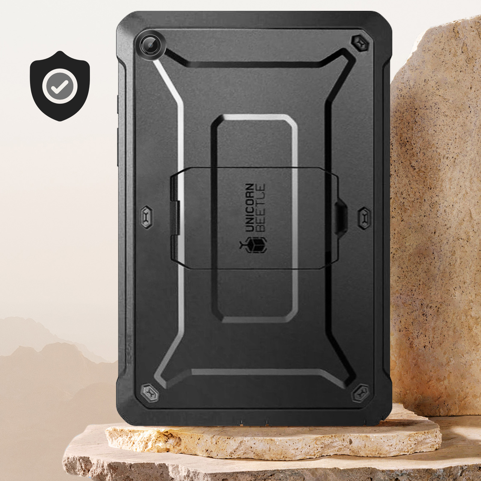 Schwarze Tablet-Hülle mit robustem Design. Der Hintergrund zeigt eine Steinstruktur.