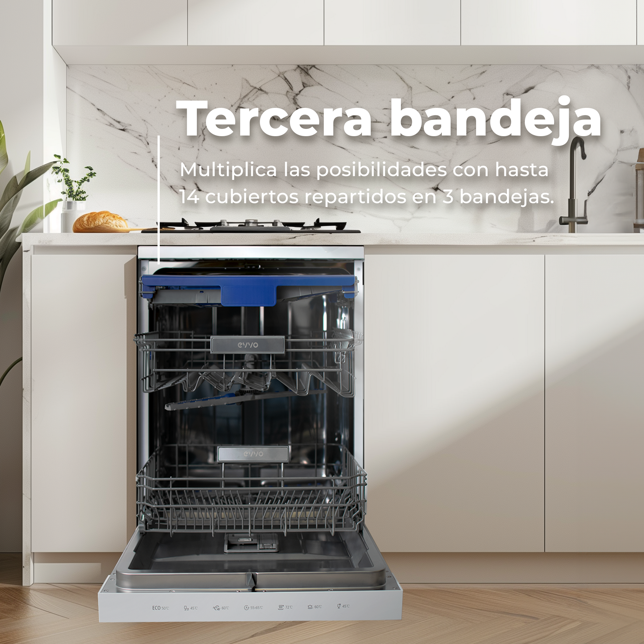 Lavavajillas con la puerta abierta. Tercera bandeja destacada con platos dentro. Fondo de cocina.
