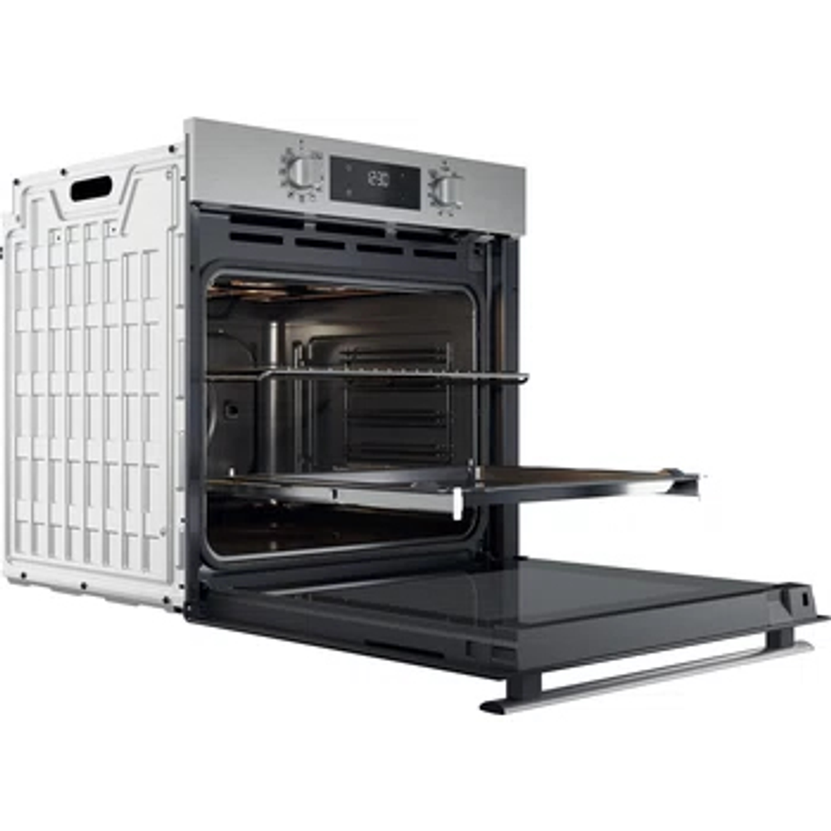Un forno aperto con due ripiani e un pannello di controllo. La porta del forno è aperta.