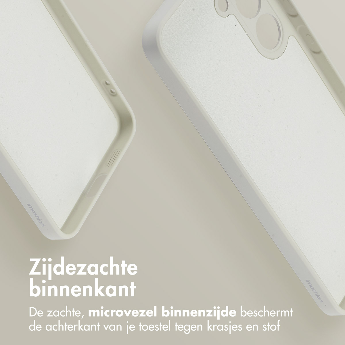 Close-up van witte telefoonhoes. Microvezel binnenkant. Tekst: Zijdezacht van binnen.