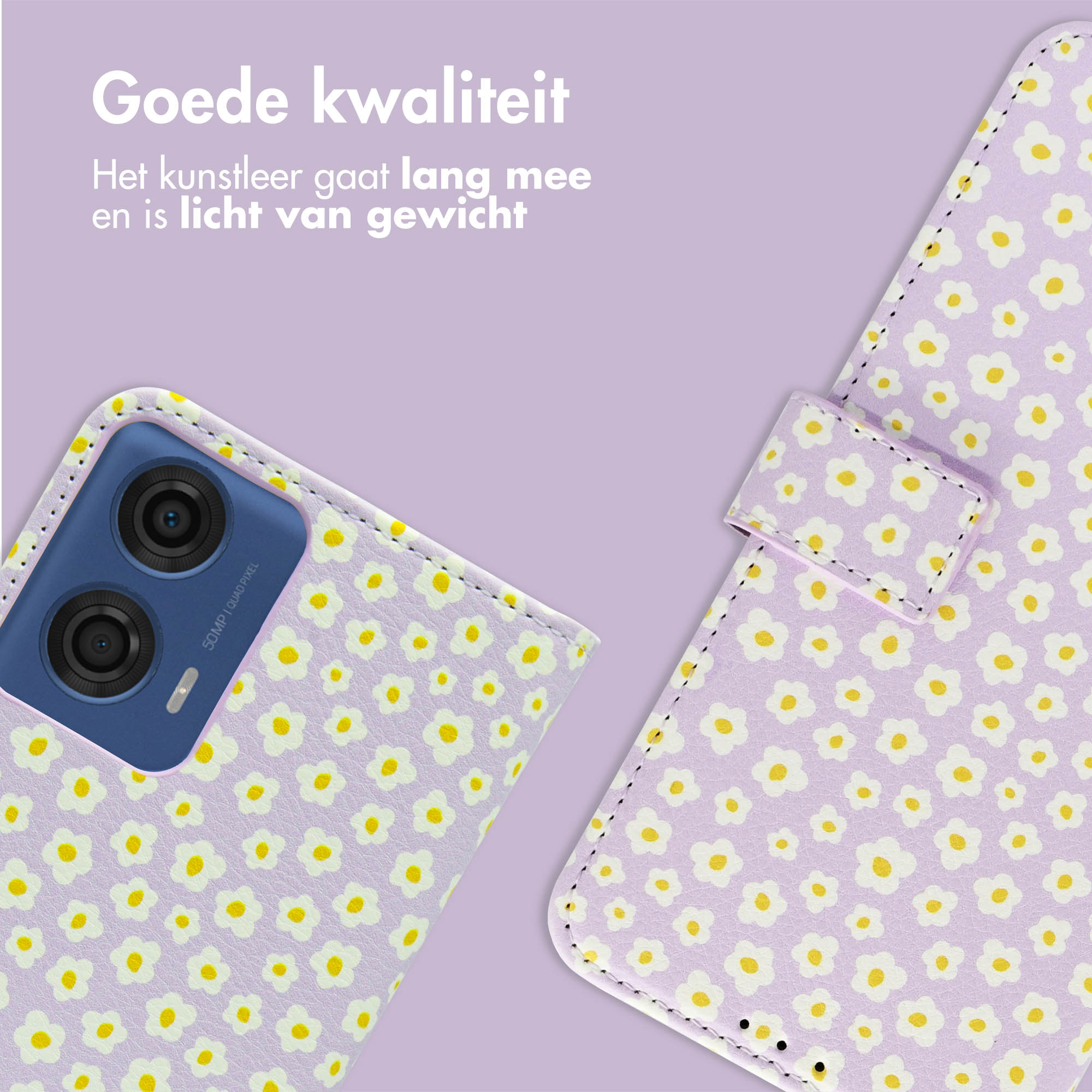 Telefoonhoesje met kleine witte bloemen op paarse achtergrond. De camera van de telefoon is zichtbaar.