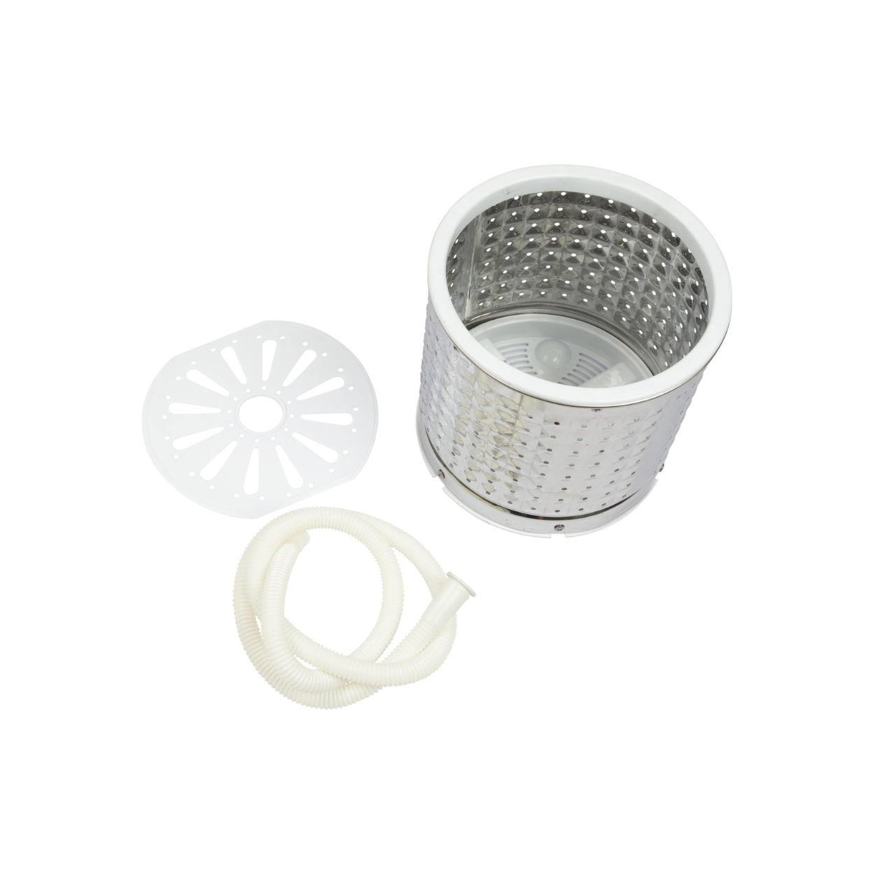 Gedemonteerde wasmachineonderdelen: een stalen trommel, een witte plastic schijf en een witte slang.