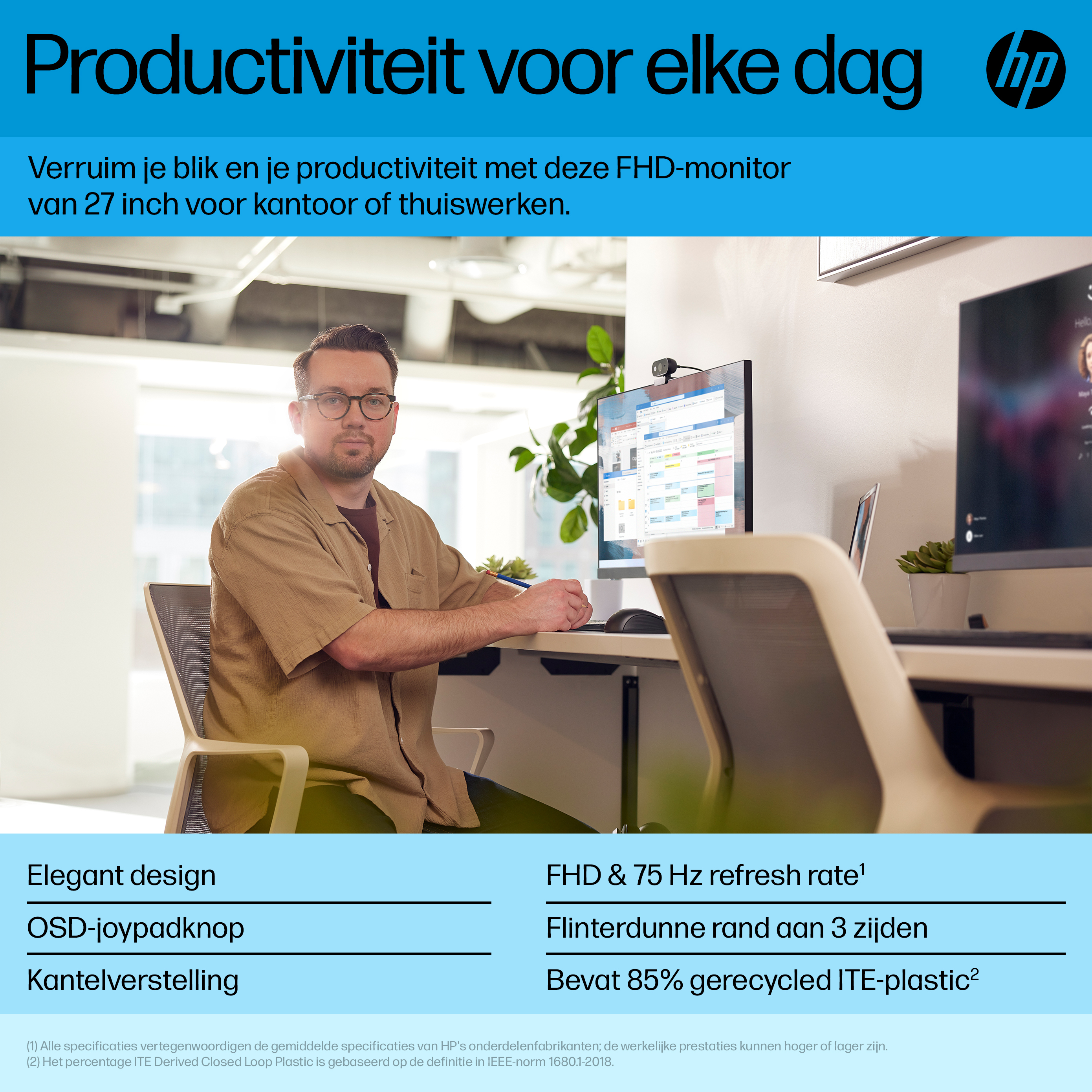 Hombre sentado en un escritorio frente a un monitor con texto que describe las características y el diseño.