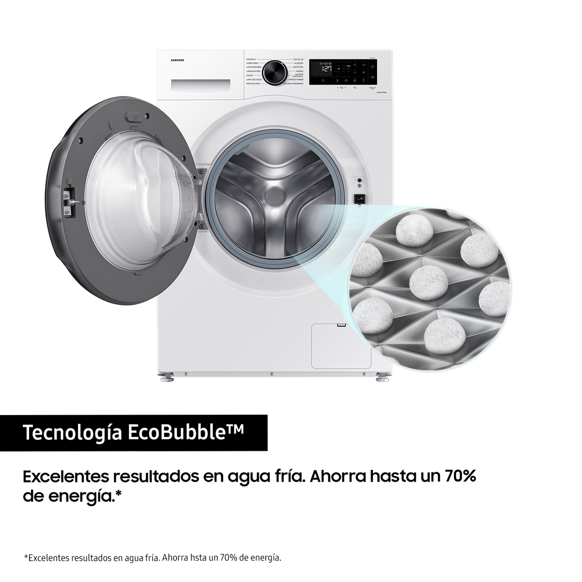 Biała pralka Samsung, otwarte drzwi. Wewnątrz zbliżenie technologii EcoBubble i tekstu.