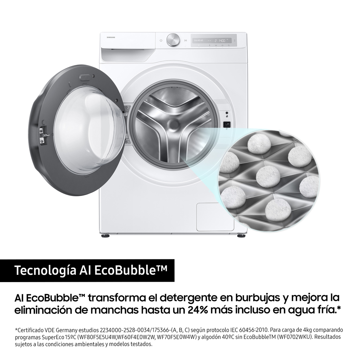 Lavadora blanca con puerta abierta, mostrando el interior con cápsulas de detergente.