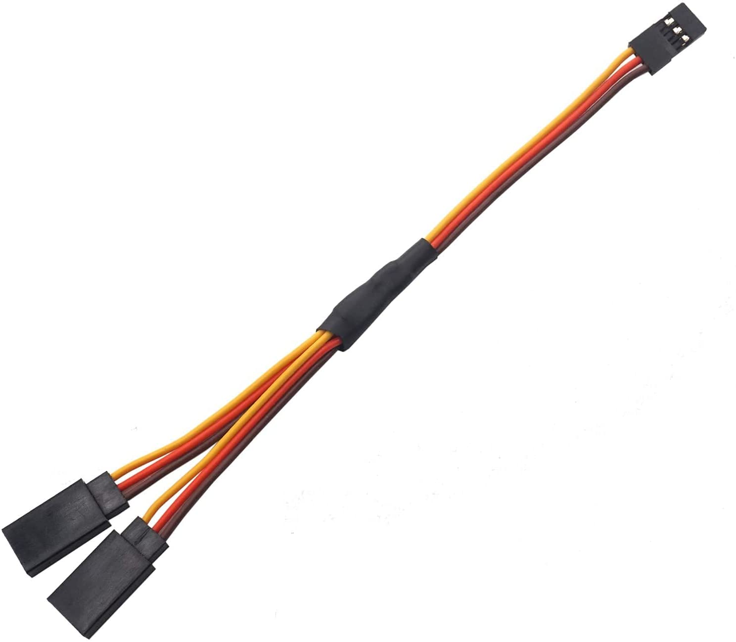 Ein Satz elektrischer Drähte mit Steckern. Drähte haben orange, gelbe und rote Farben, mit schwarzen Steckern.