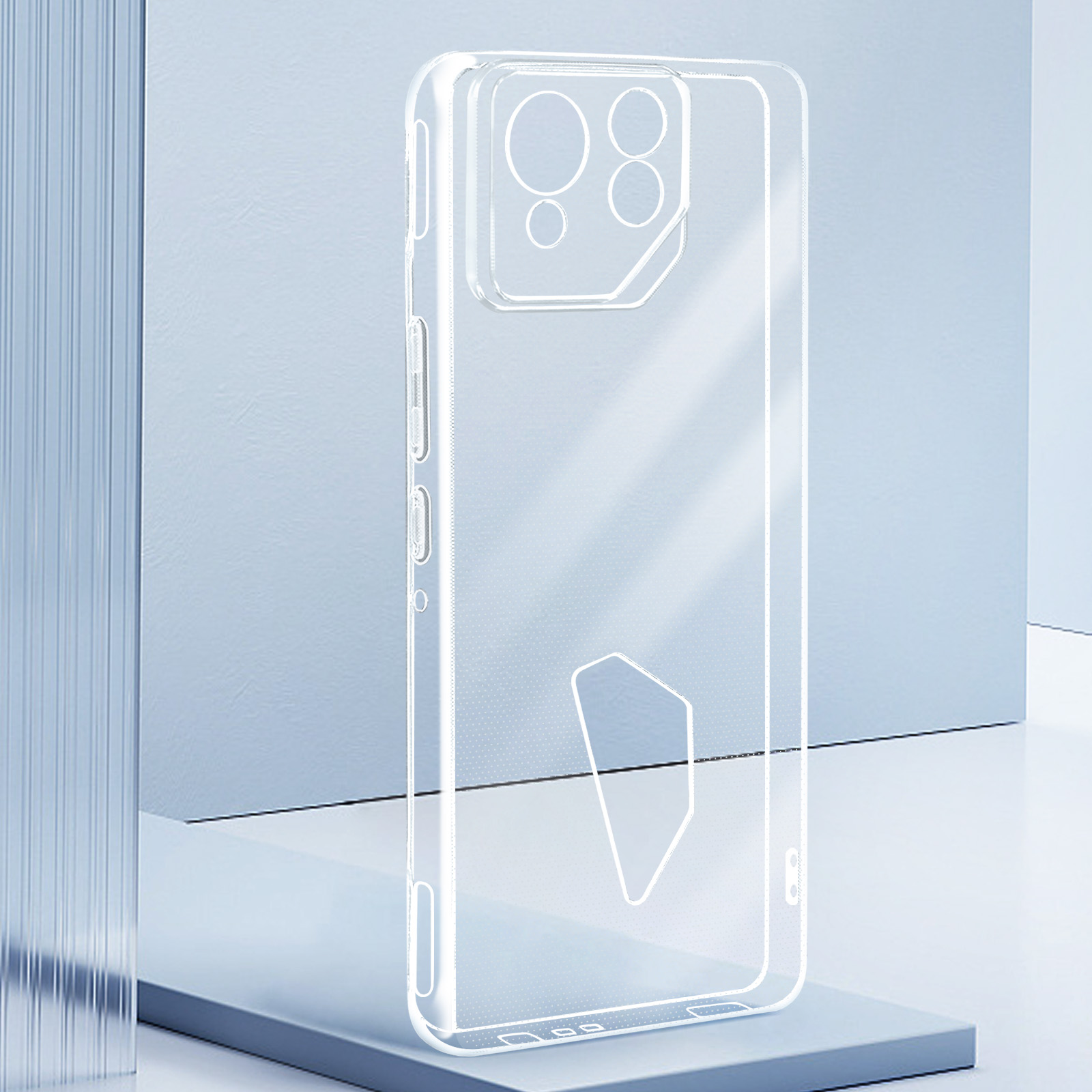 Custodia trasparente per telefono su una superficie azzurra. La custodia ha fori per fotocamera e pulsanti, design pulito.