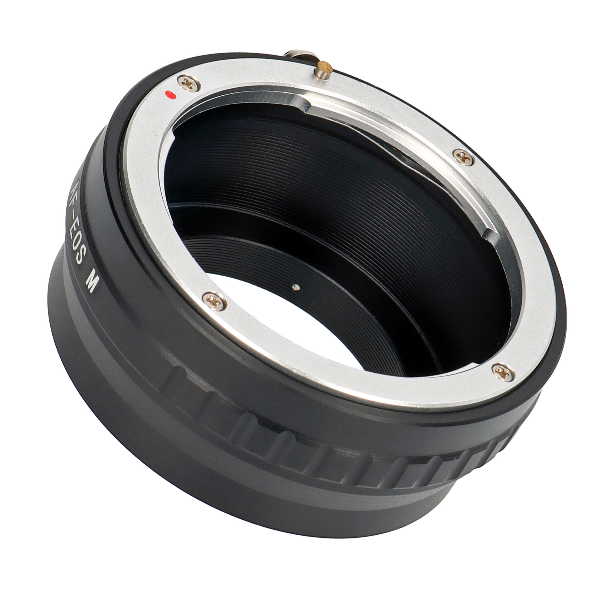 Ein schwarzer Adapter für ein Kameraobjektiv, mit einem silbernen Ring.