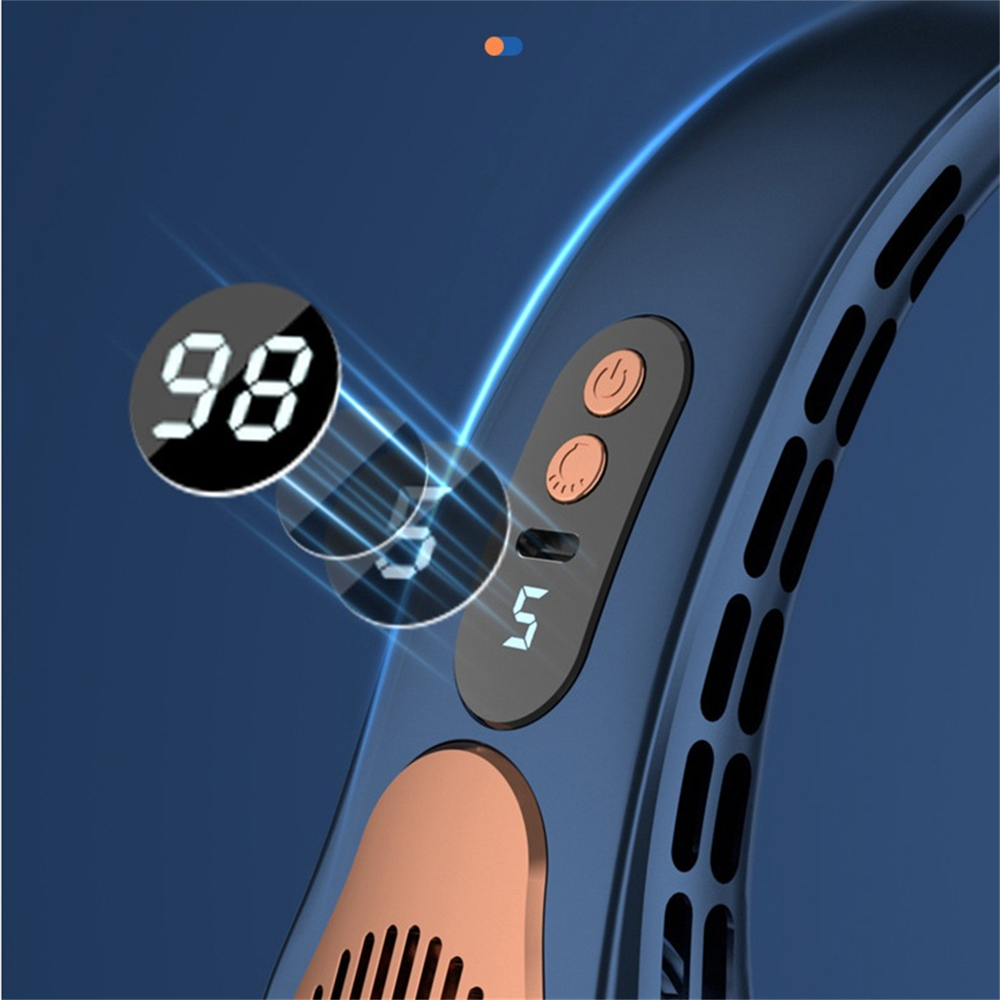 Nahaufnahme eines blau-kupferfarbenen Nackenventilators mit Digitalanzeige mit Zahlen.
