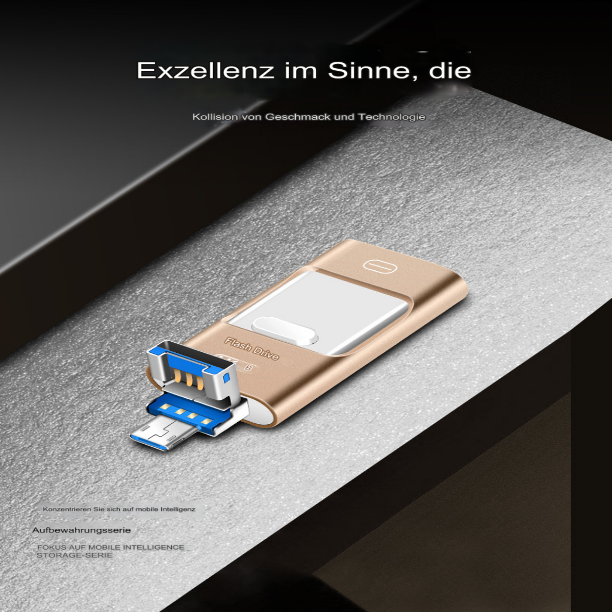 Goldener USB-Stick mit blauem USB-Anschluss, mit Texten auf Deutsch.