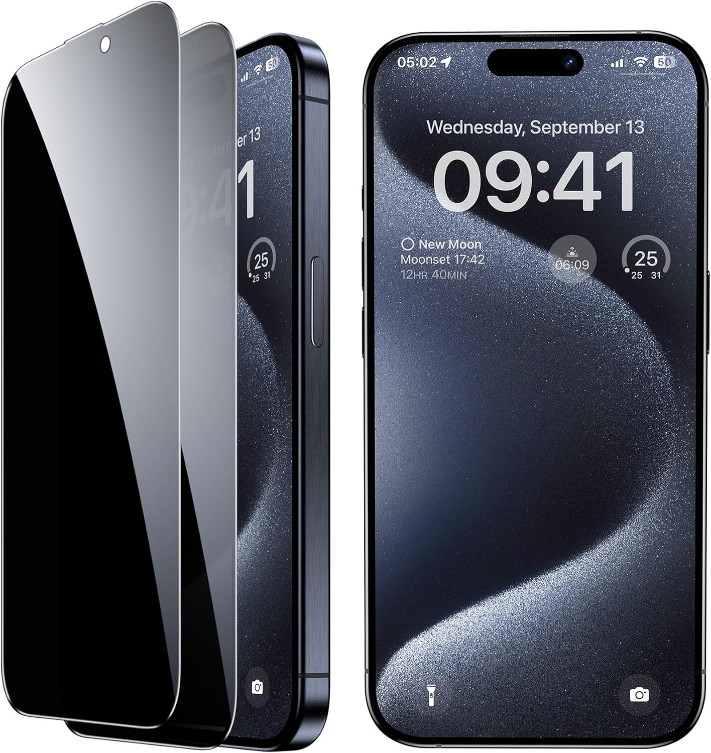 Ein schwarzes Smartphone, das die Uhrzeit und das Datum anzeigt. Zwei Displayschutzfolien links.