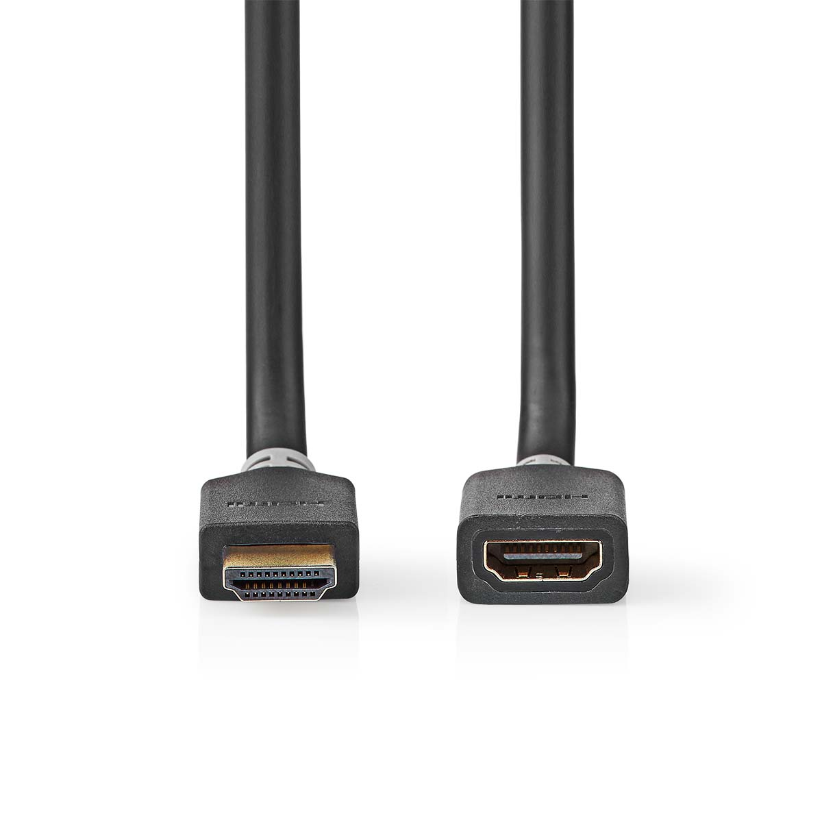 Twee zwarte HDMI-kabels met HDMI-connectoren op een witte achtergrond.