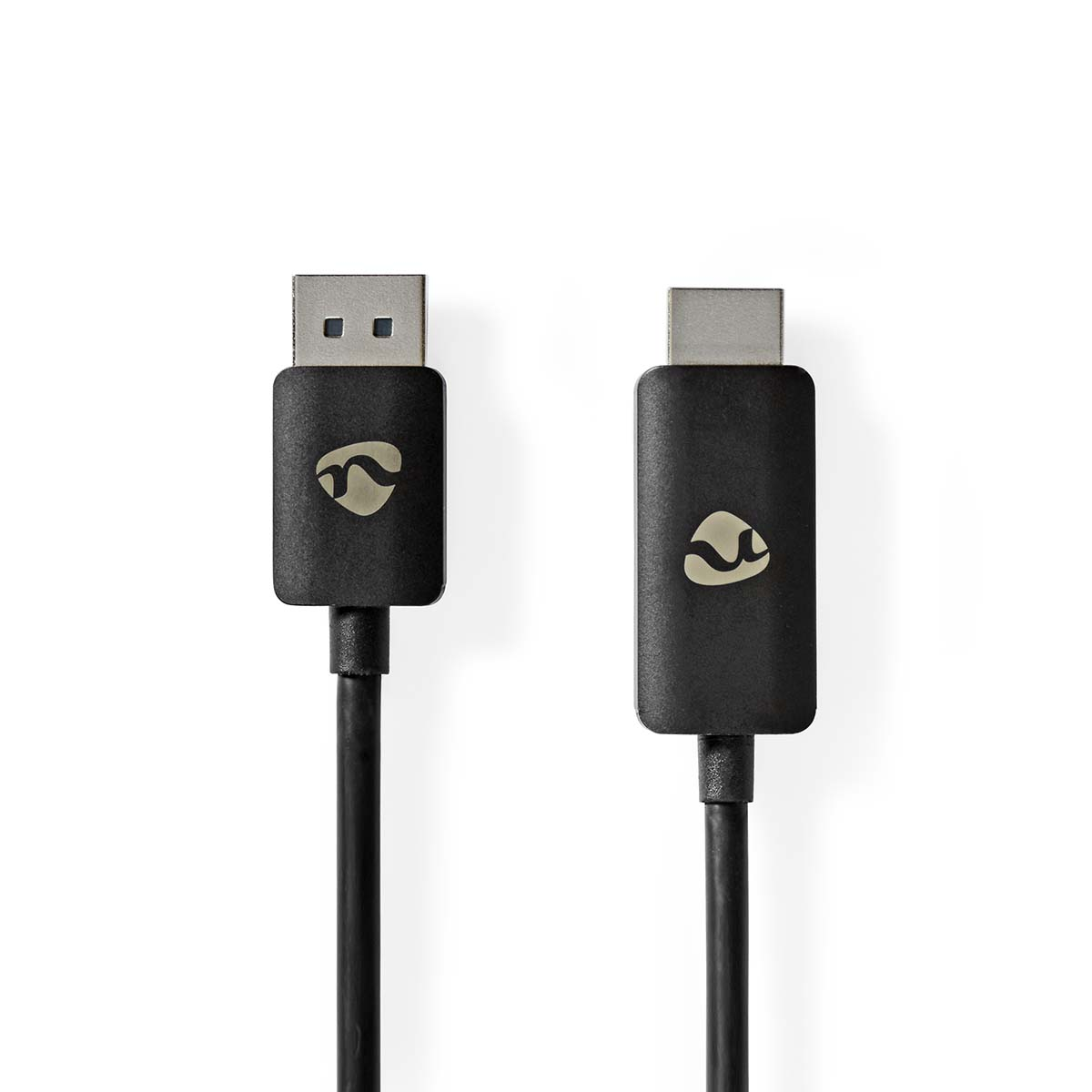 Een DisplayPort-kabel en een USB-C-kabel met connectoren naar de kijker gericht, op wit.