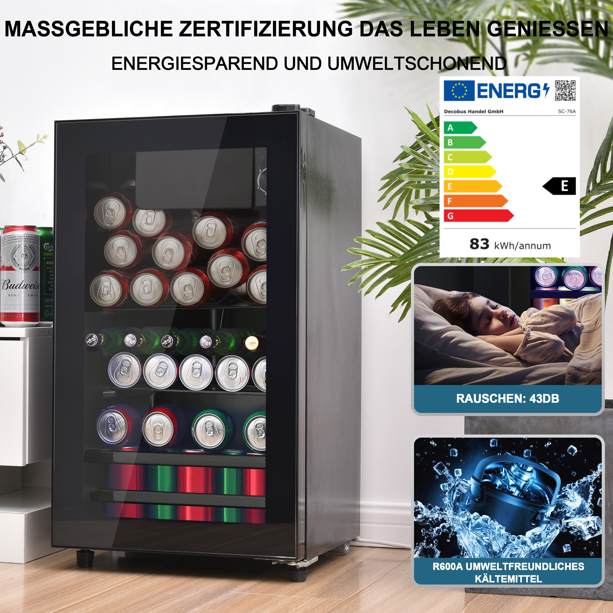 Ein Weinkühlschrank mit Bierdosen und -flaschen, mit Energielabel und Infografik.