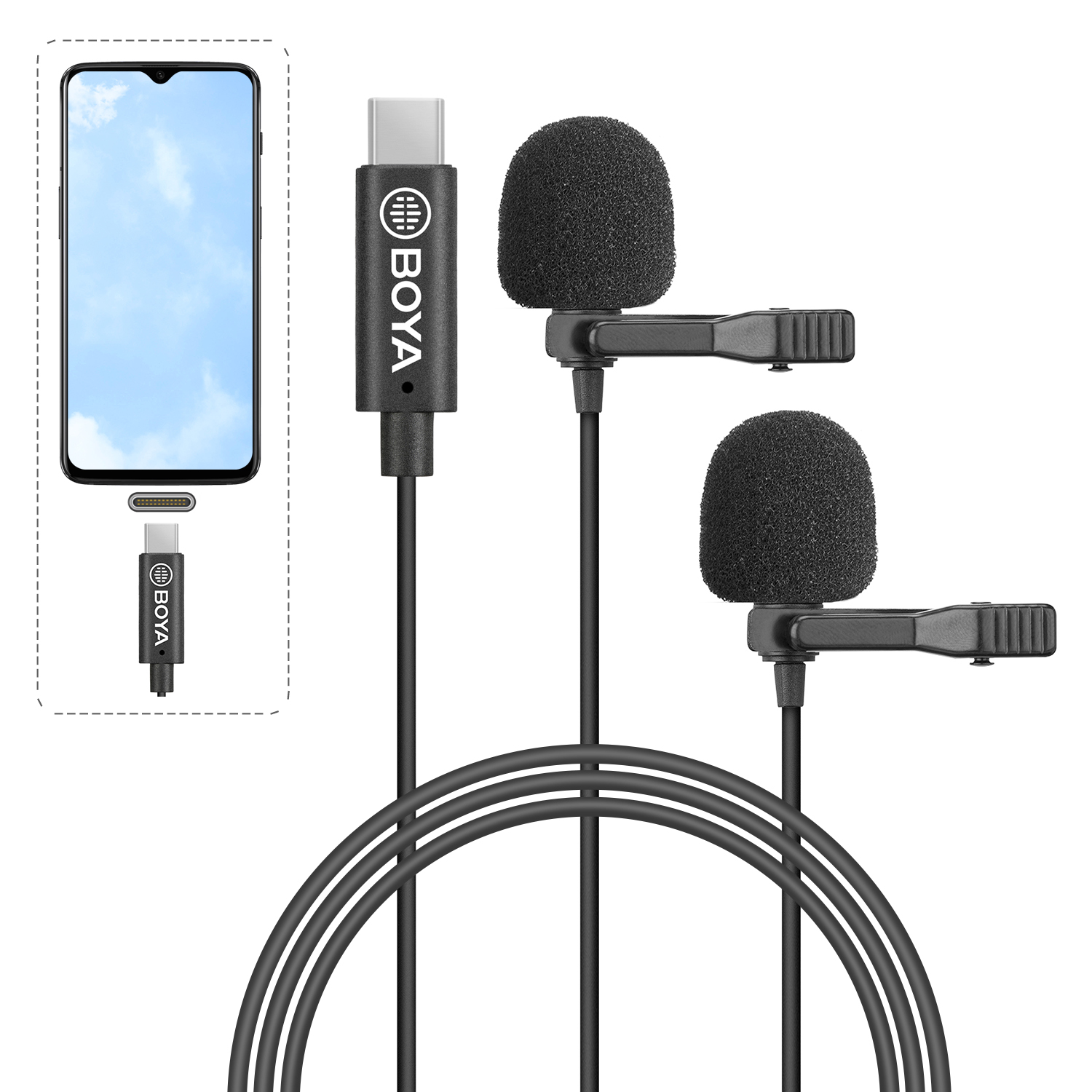 Microfoni neri collegati a smartphone e connettore USB-C, su sfondo bianco.