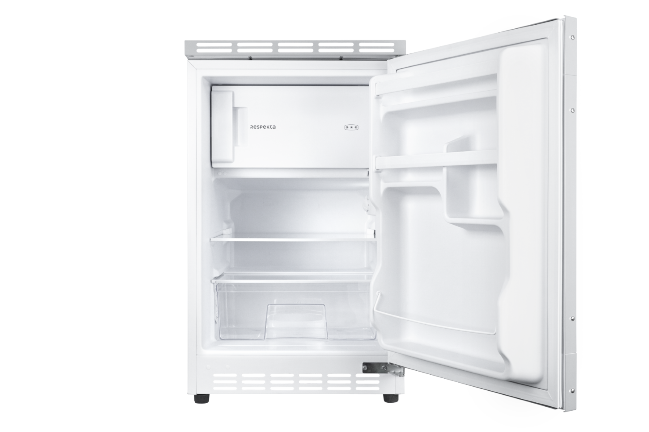 Weißer Kühlschrank mit geöffneter Tür, zeigt Regale und eine Schublade.