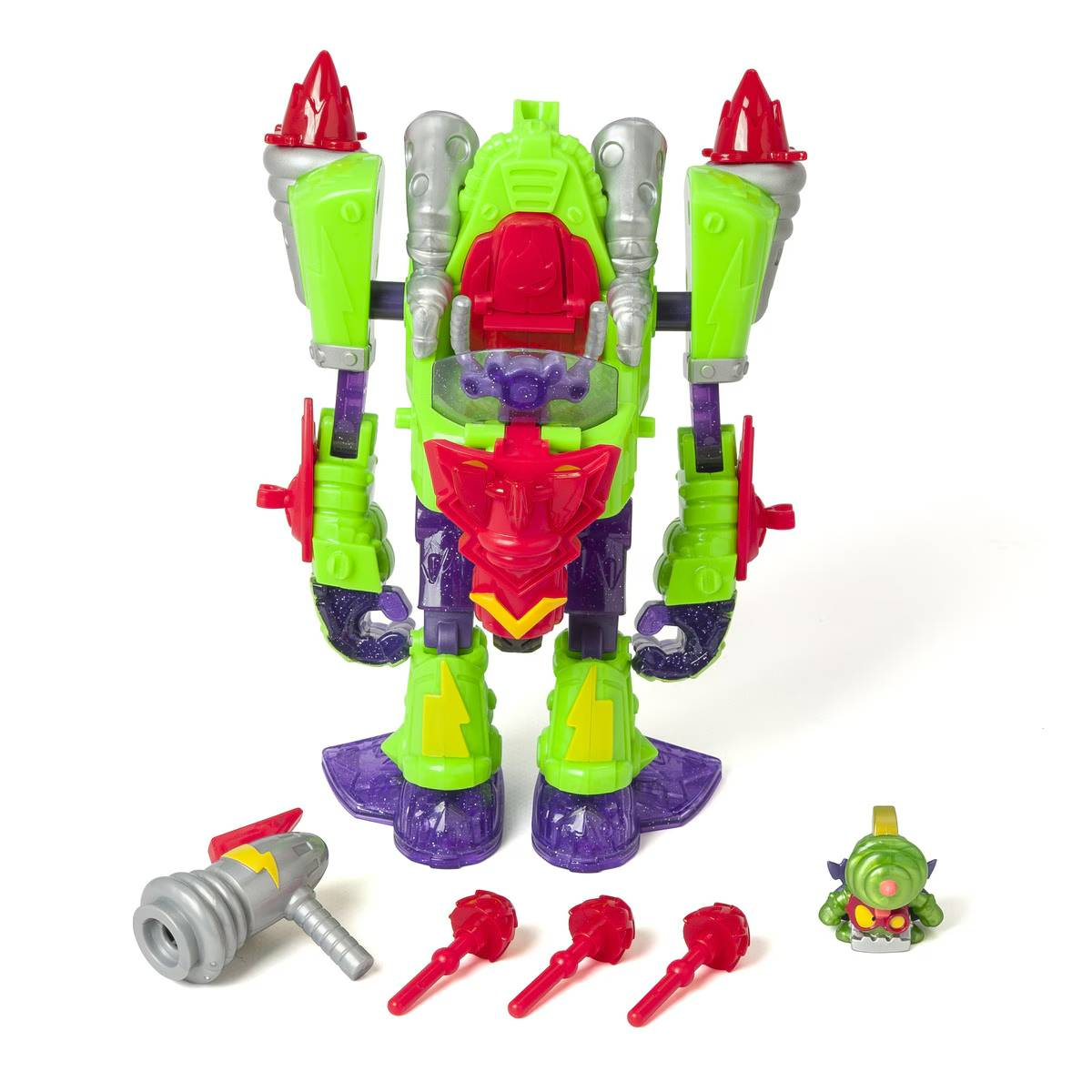 Robot de juguete verde y rojo con accesorios. Fondo blanco.