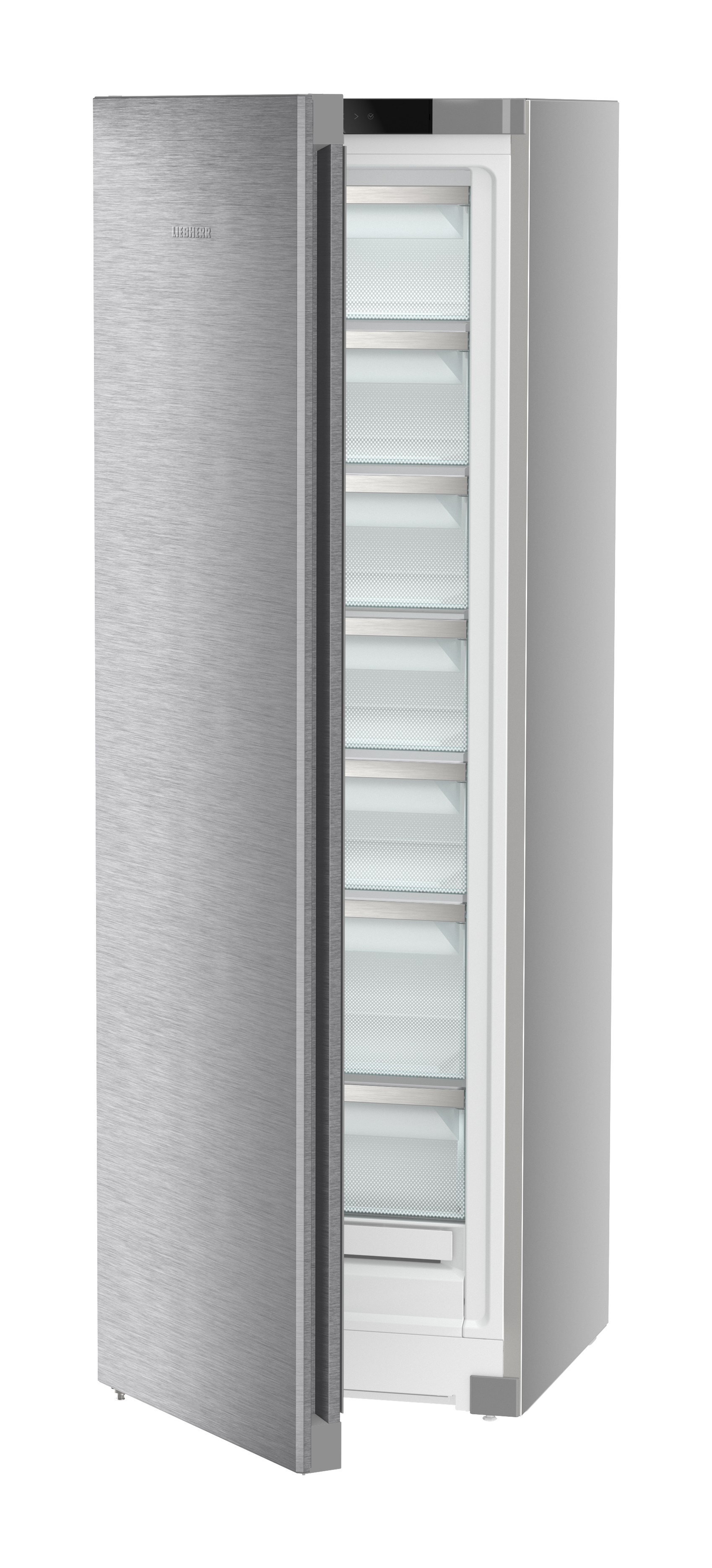 Refrigerador plateado con la puerta parcialmente abierta, revelando estantes de vidrio con comida.