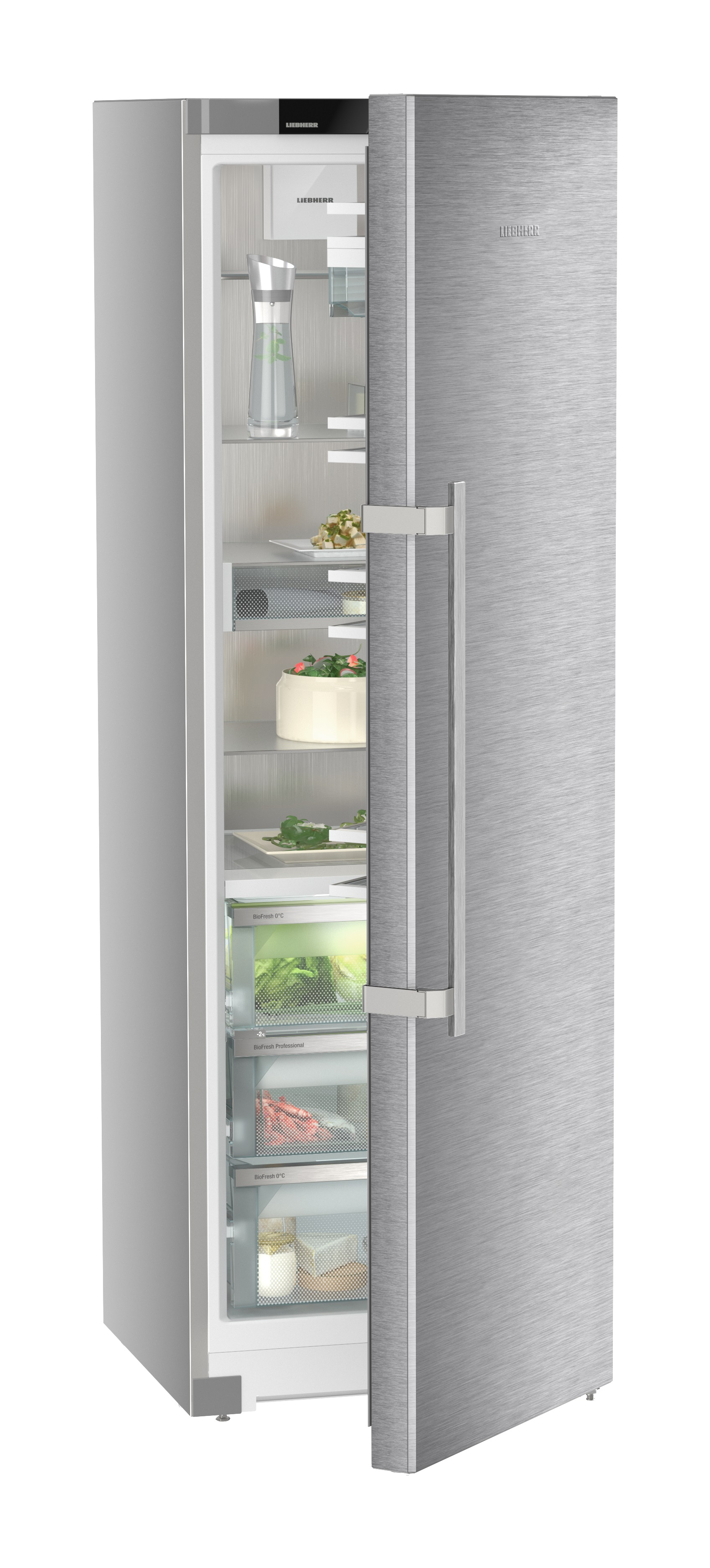 Un refrigerador de acero inoxidable con la puerta abierta, mostrando estantes con comida y bebidas.