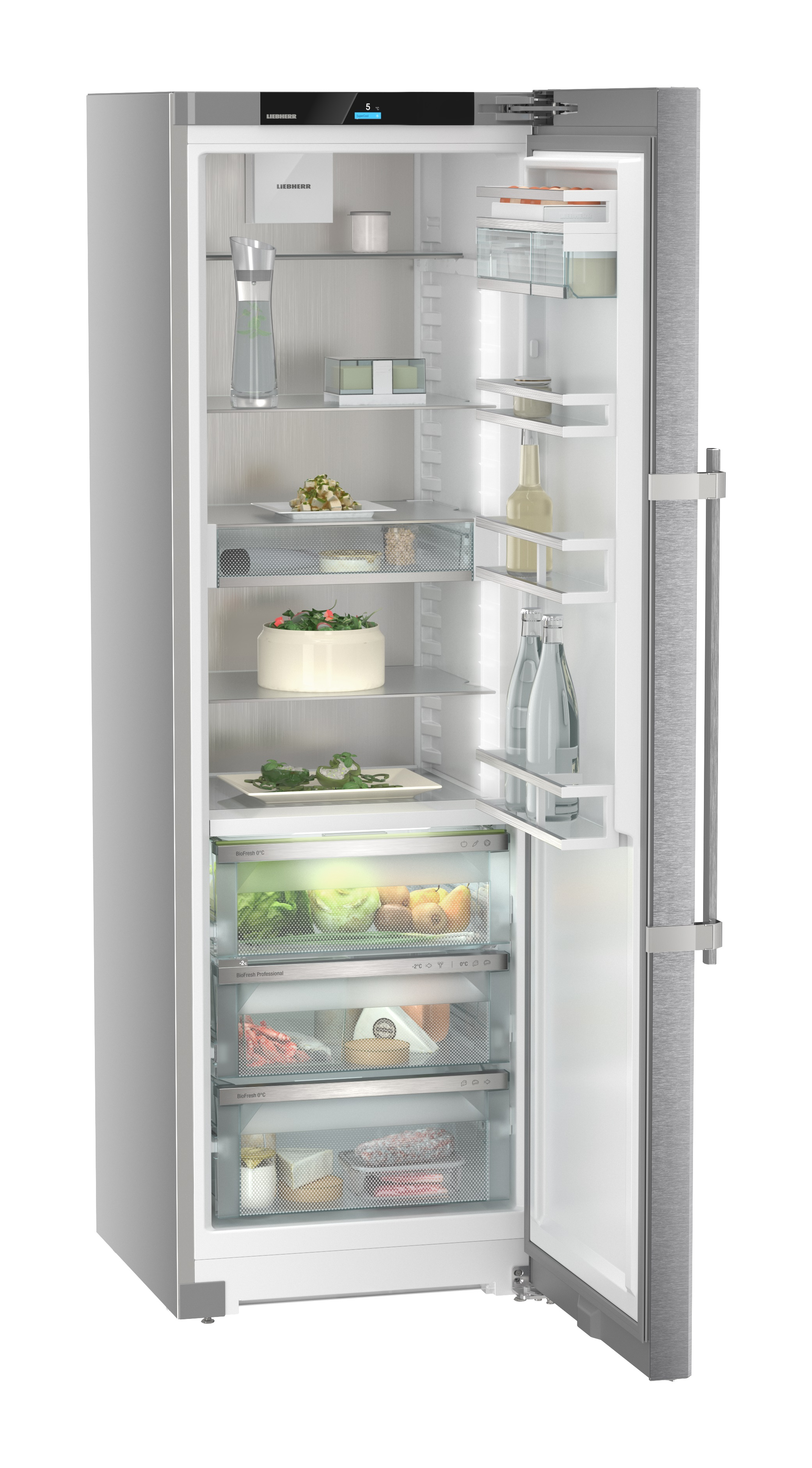 Un refrigerador de acero inoxidable con la puerta abierta, mostrando estantes de comida.