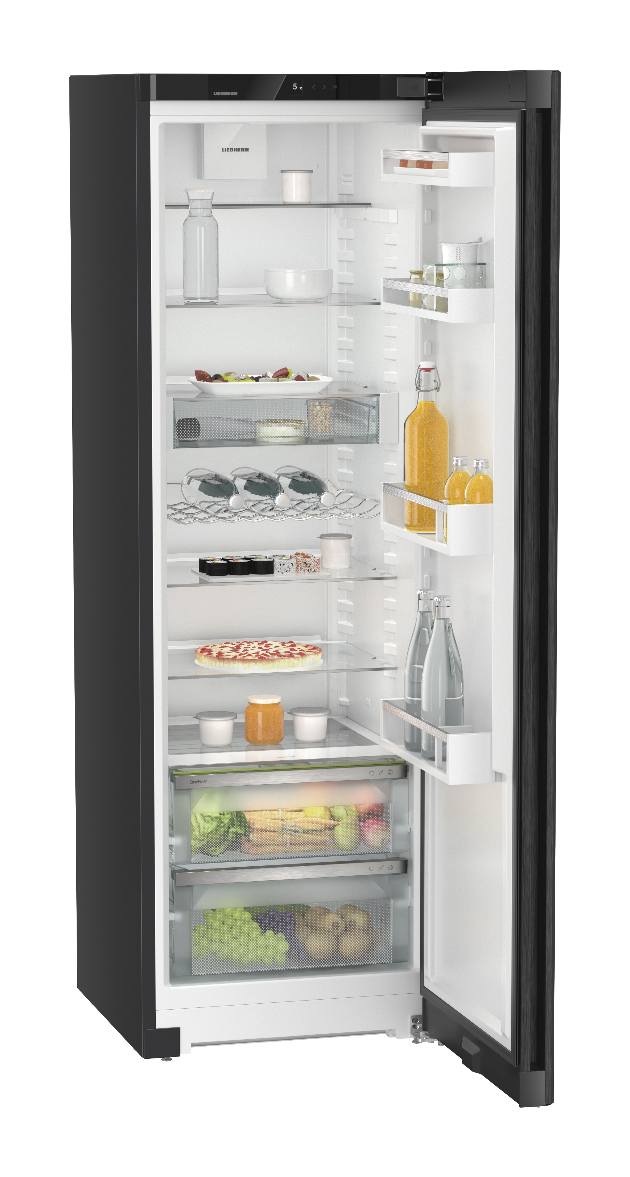 Refrigerador negro abierto con contenido visible: botellas, productos y estantes con alimentos.