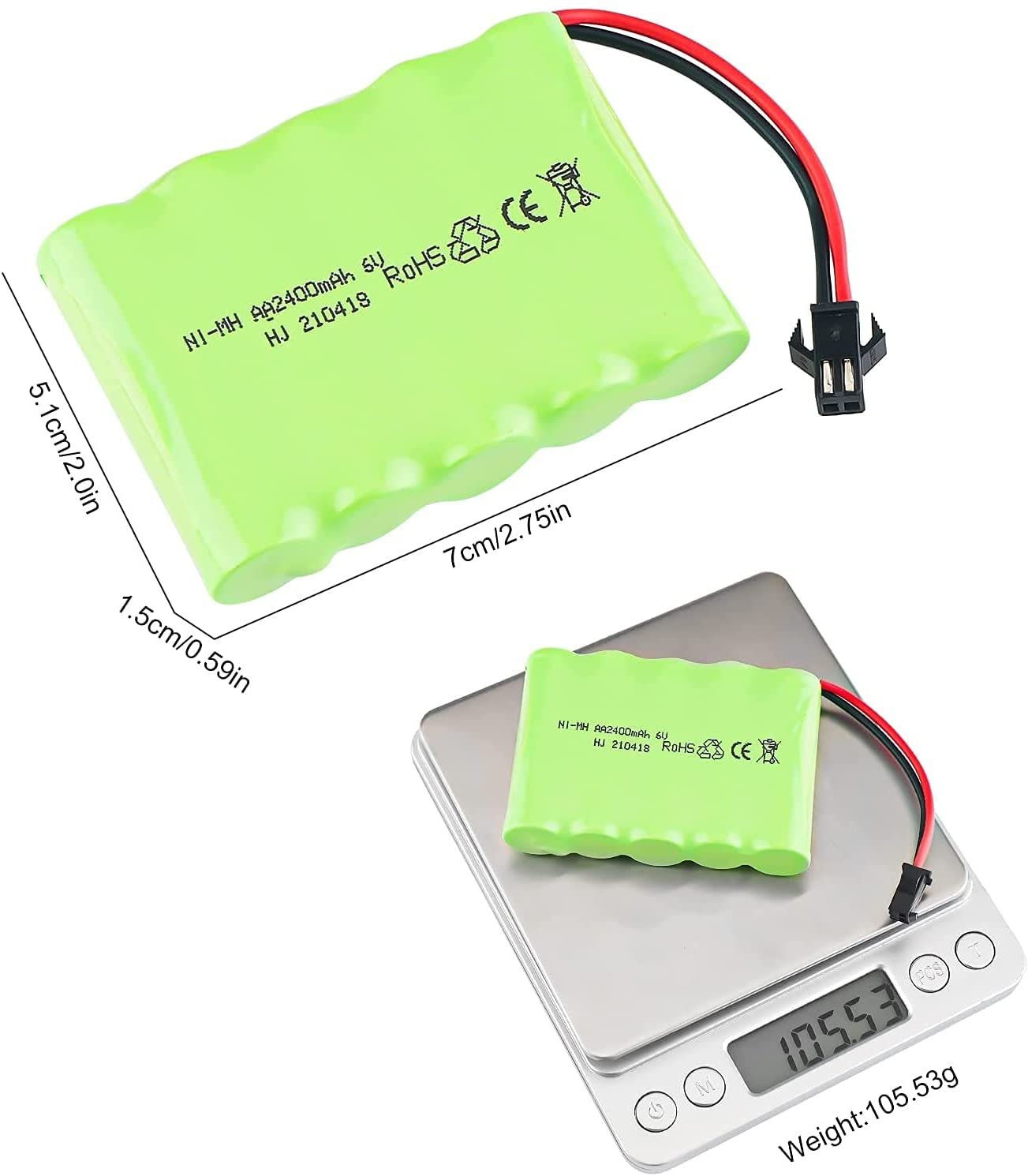 Grüner Akku mit Anschlussdrähten und Stecker auf einer Waage, 105,53g anzeigend.