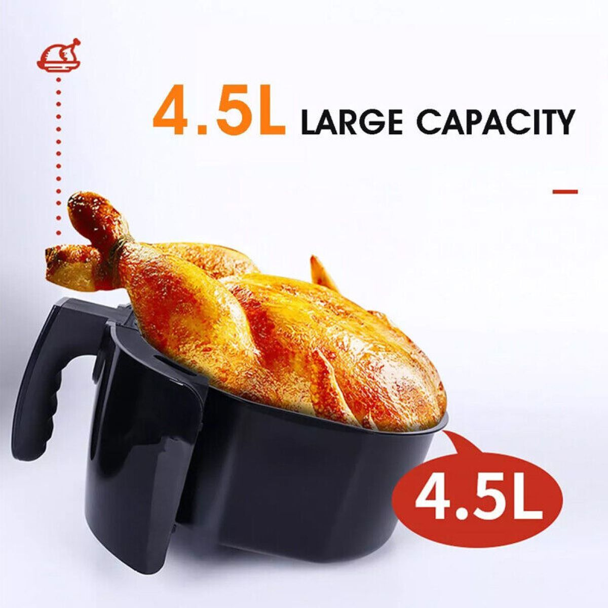 Una friggitrice ad aria con un pollo cotto all'interno ed etichette di testo.
