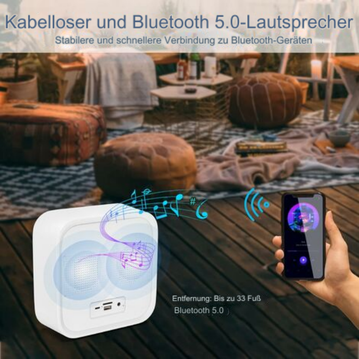 Weißer Lautsprecher mit zwei Lautsprechern, ein Telefon zeigt Musik und Text über Bluetooth.