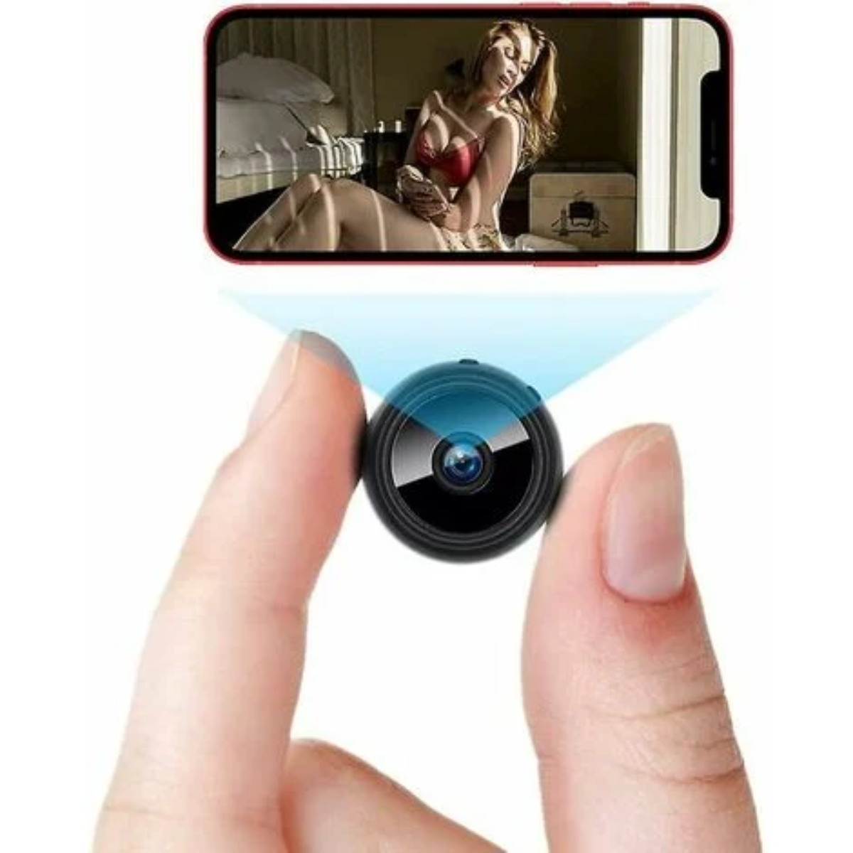 Kleine schwarze Kamera, gehalten von Fingern, mit einem Telefon, das eine Frau zeigt. Blaues Licht scheint von der Kamera.