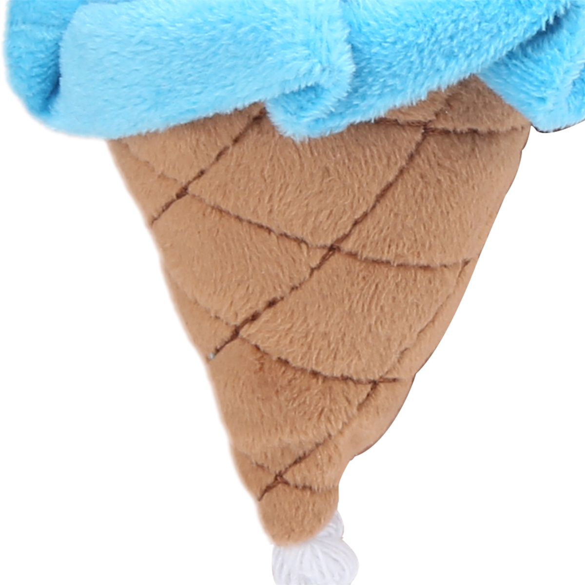 Ein blaues Eiswaffel-Plüschtier mit braunem Kegel und weißem Bommel.