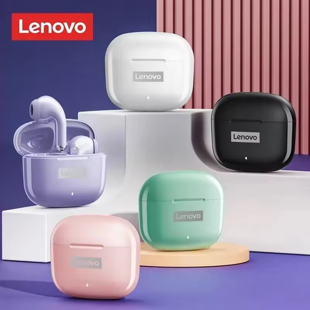 Beyaz, siyah, mor ve yeşil renklerde dört Lenovo kulaklık kılıfı. Kapalılar ve marka adını gösteriyorlar.