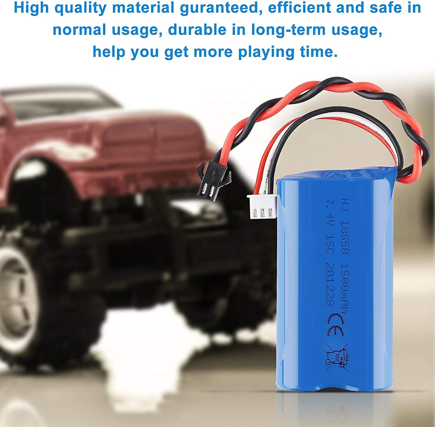 Eine blaue Batterie mit roten und schwarzen Drähten und ein Spielzeugauto im Hintergrund.