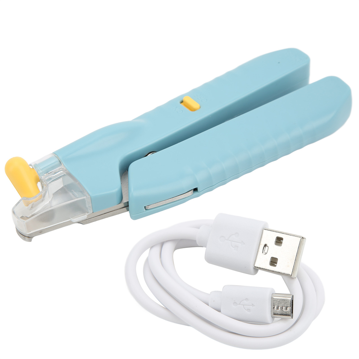 Blauer Nagelknipser mit einem USB-Ladekabel auf weißem Hintergrund.