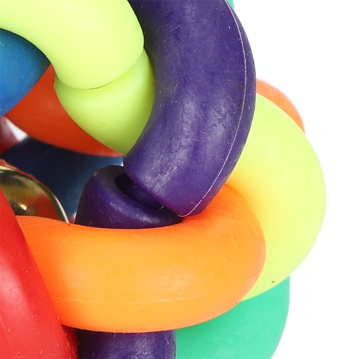 Buntes Ballspielzeug mit verbundenen Ringen; blau, grün, lila, orange, gelb.