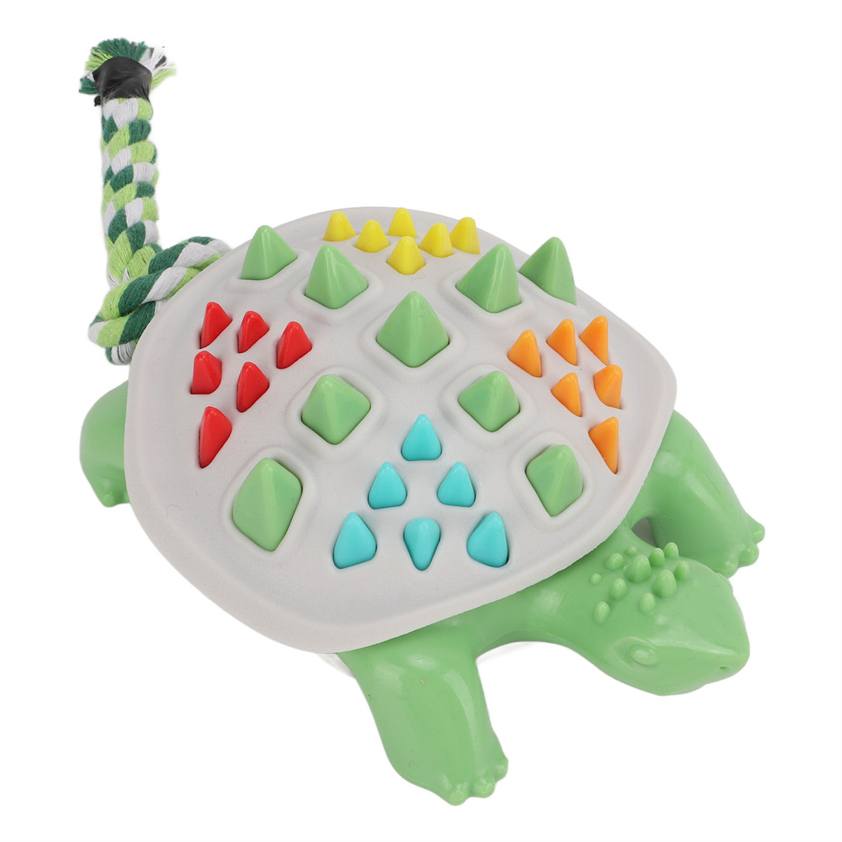 Hundespielzeug in Form einer Schildkröte. Grüner Körper, weißer Panzer mit bunten Stacheln, Seil.