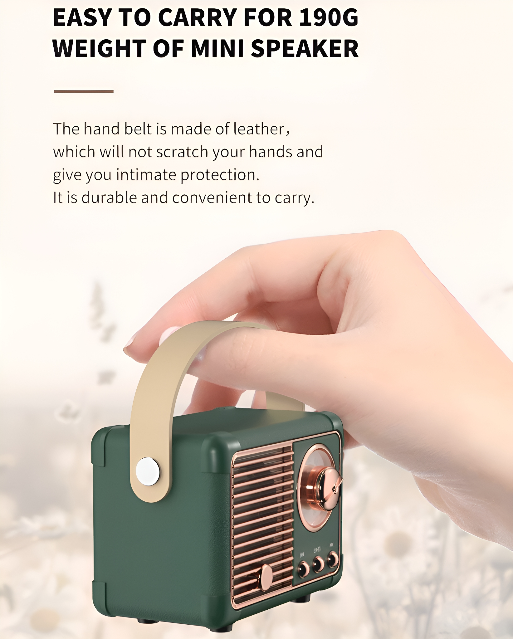 Eine Hand hält einen grünen Mini-Lautsprecher im Retro-Stil mit beigem Griff. Text beschreibt ihn.