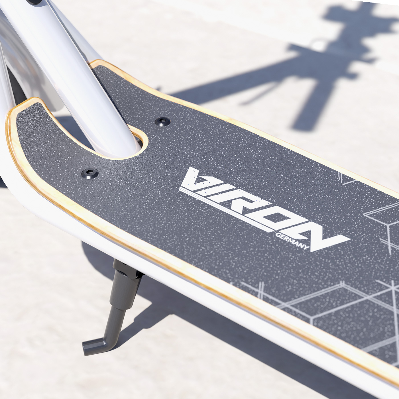 Nahaufnahme des Scooter-Decks, wobei der Markenname VIRODA GERMANY sichtbar ist.