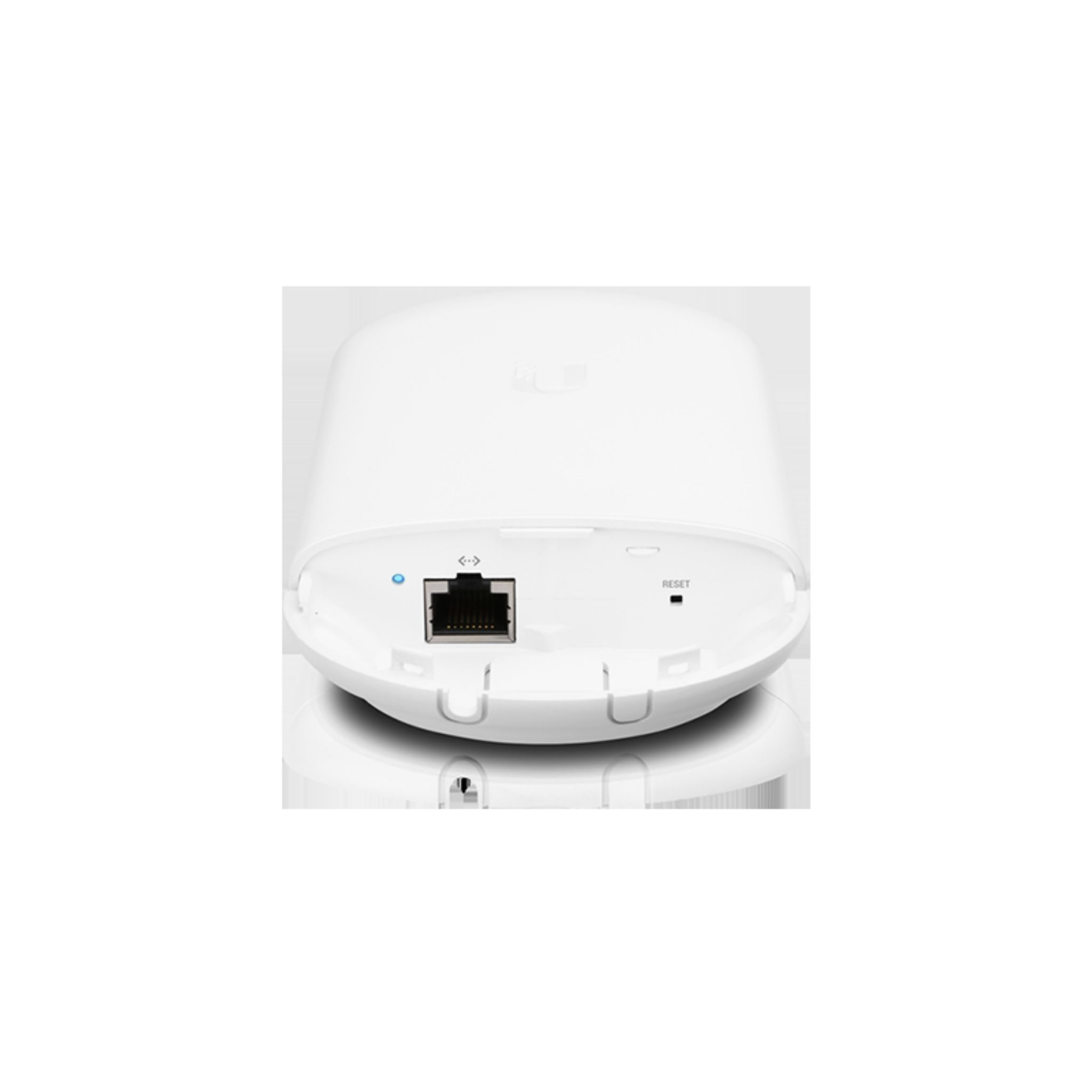 Dispositivo electrónico blanco con puerto, conector negro y botón de reinicio.