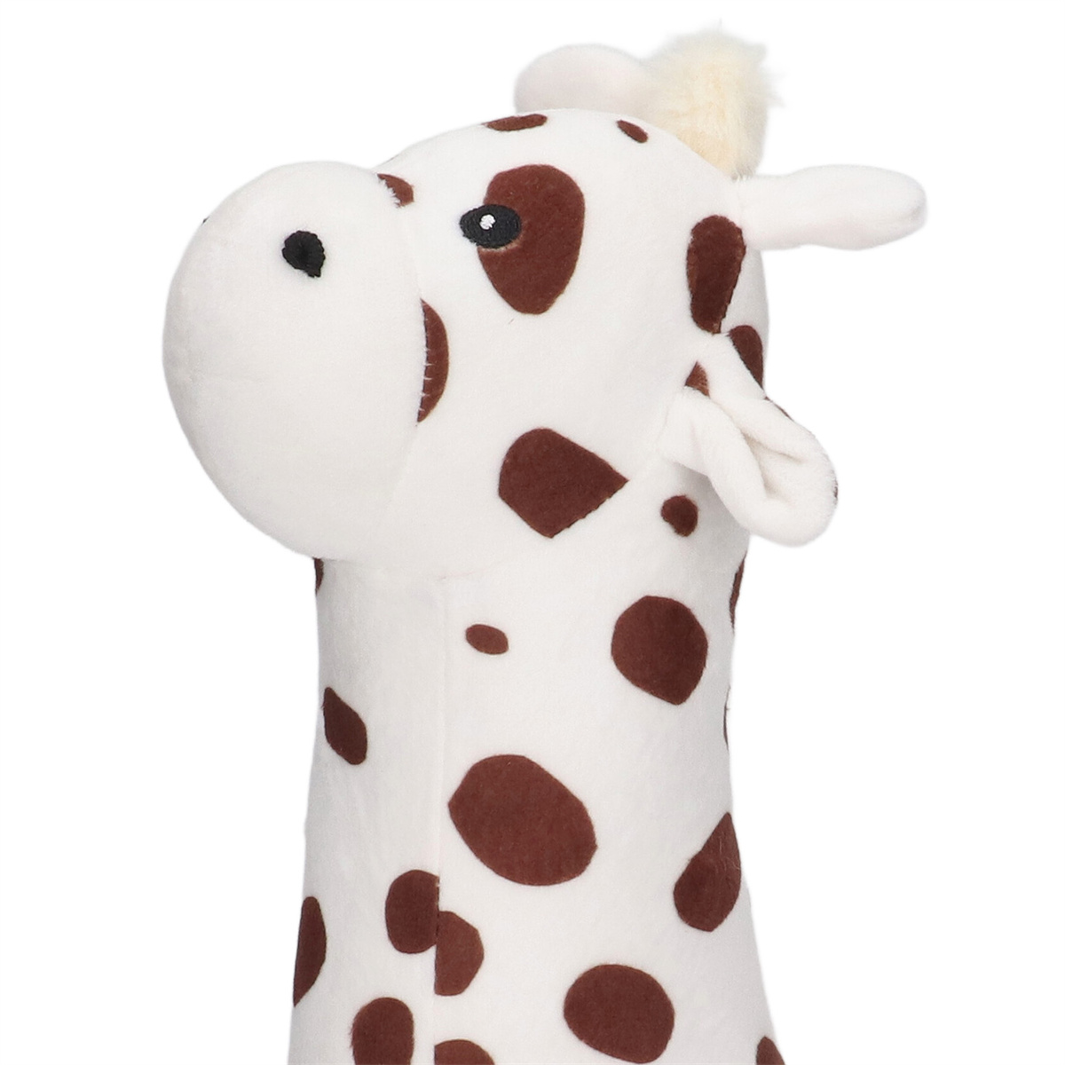 Ein Giraffen-Kuscheltierkopf. Es ist weiß mit braunen Flecken und hat oben flauschiges Fell.