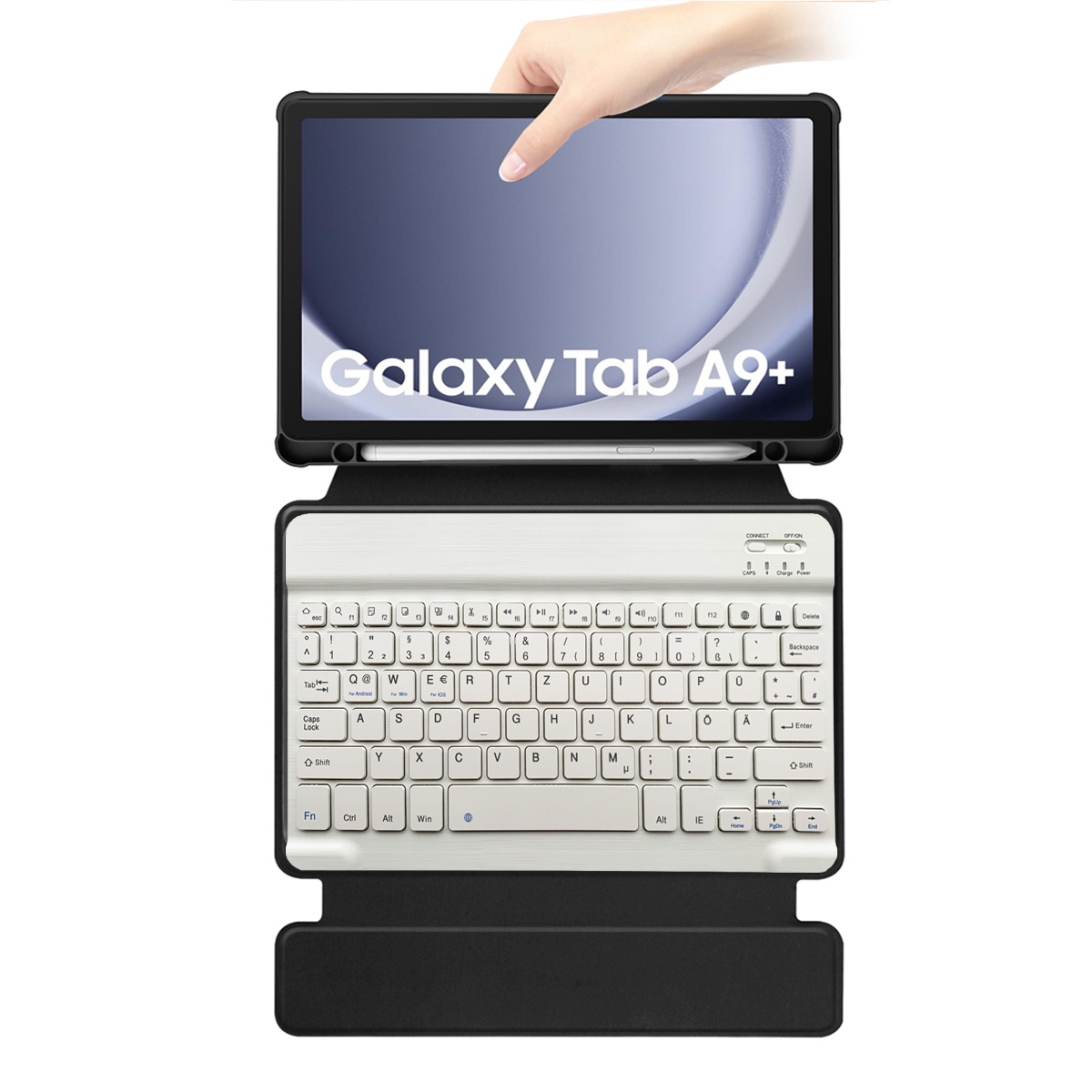 Eine Hand hält ein Tablet über einer weißen Tastatur. Auf dem Tablet steht Galaxy Tab A9+.