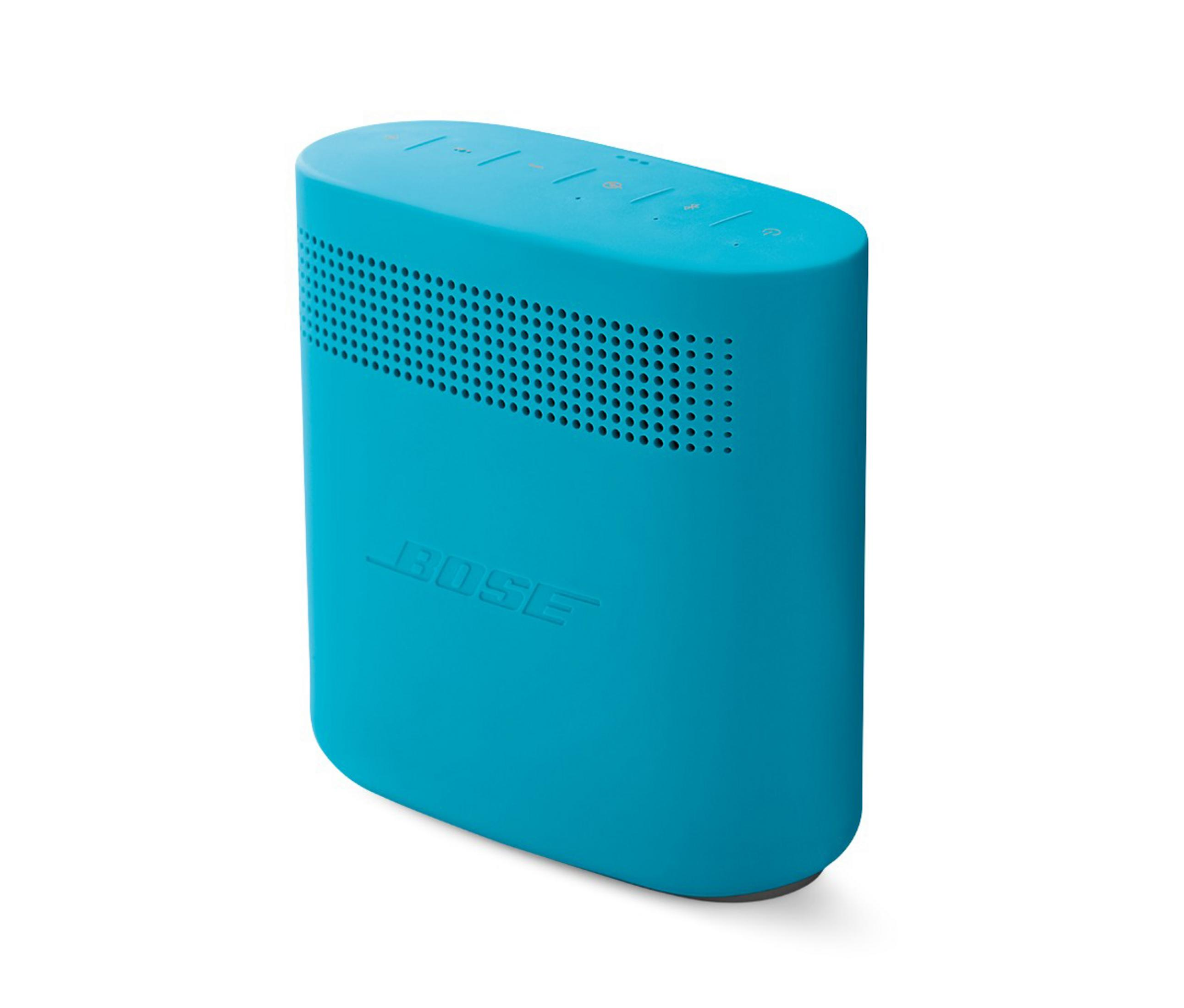 Blauer Bose-Lautsprecher auf weißem Hintergrund, mit Perforationen und Knöpfen.