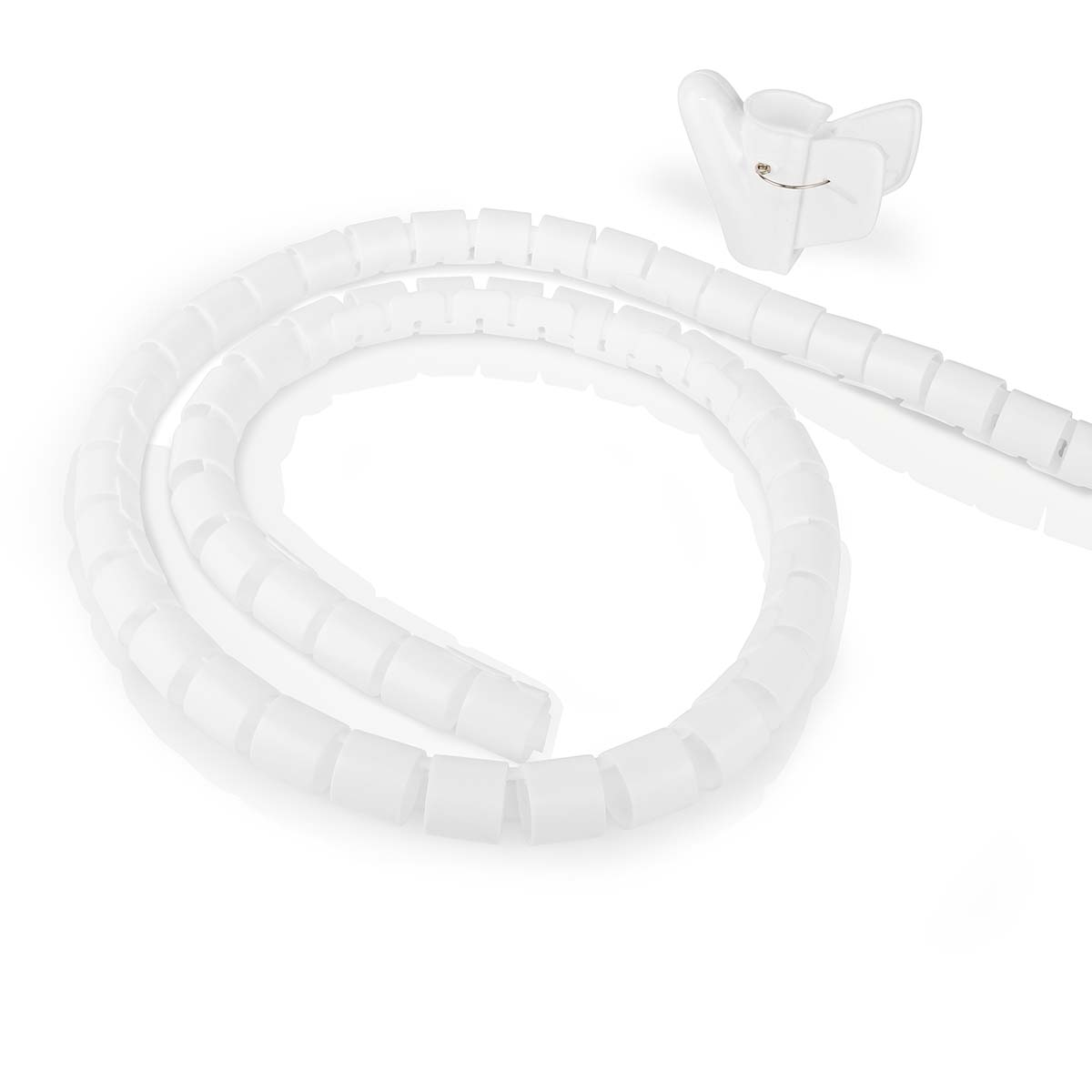 Witte kabelspiraal met sluiting op een wit oppervlak.