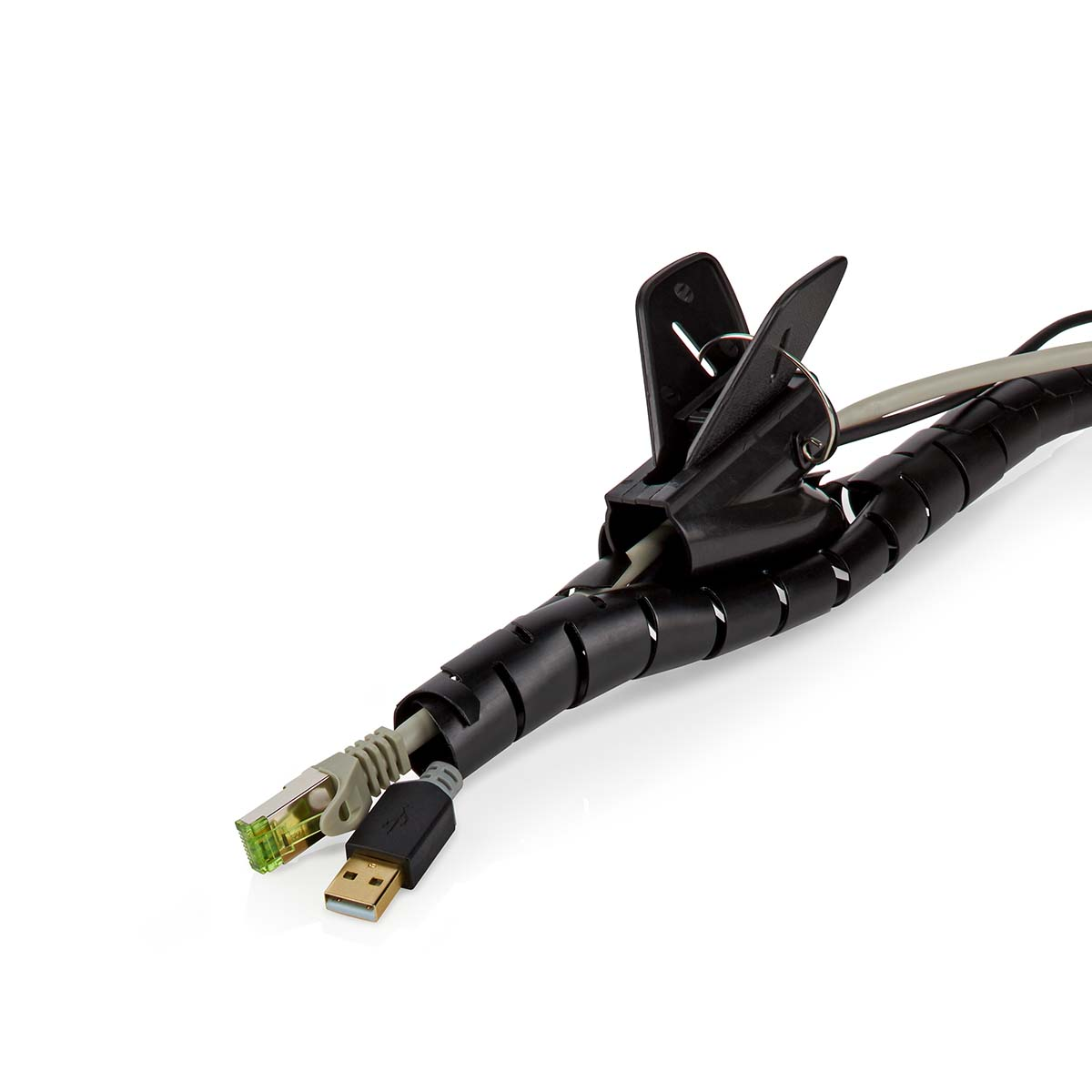 Een kabelorganizer met twee kabels: een USB-kabel en een Ethernet-kabel. Op een witte achtergrond.