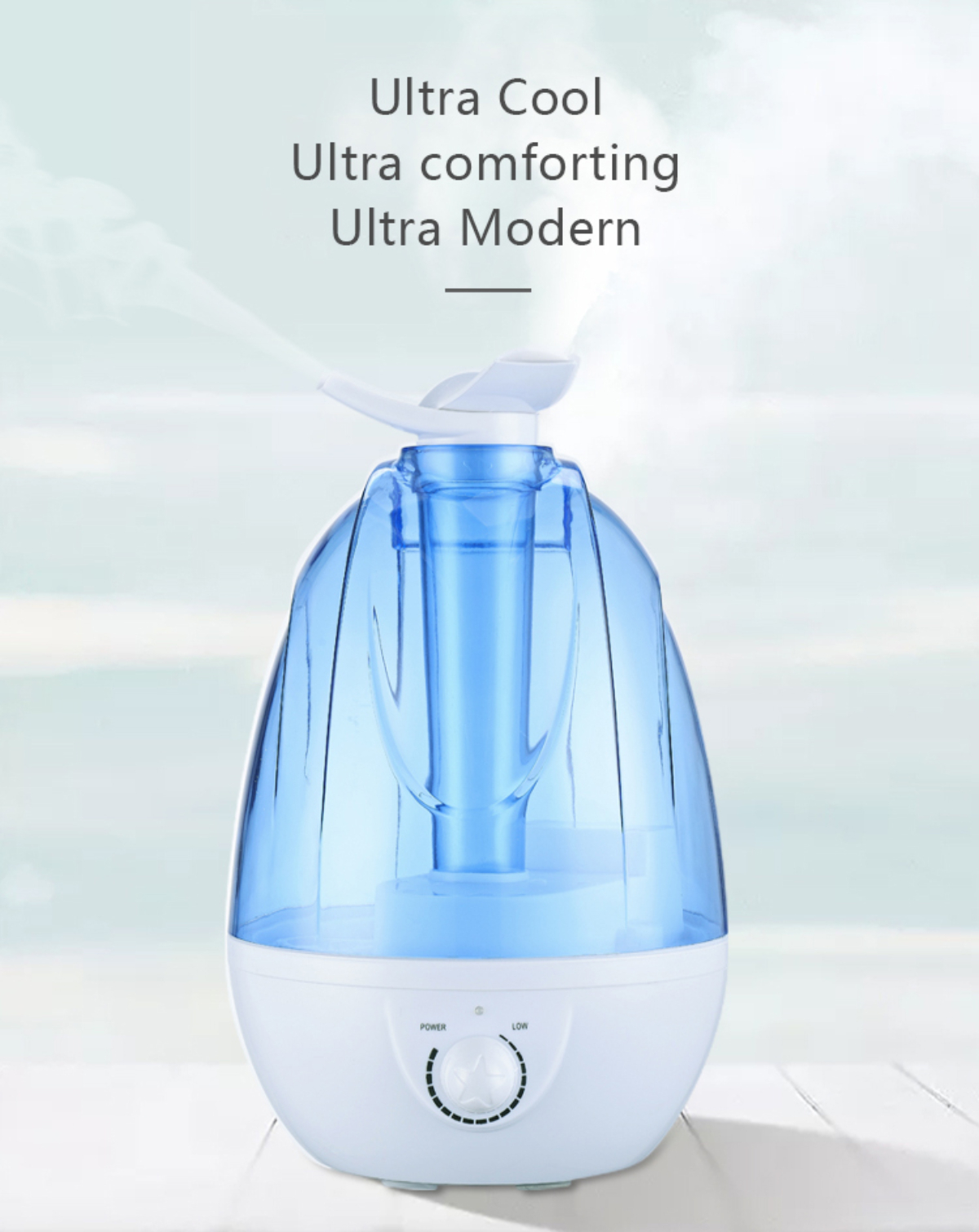 Ein weiß-blauer Luftbefeuchter mit Drehregler. Er hat einen Wassertank und einen Nebelauslass.