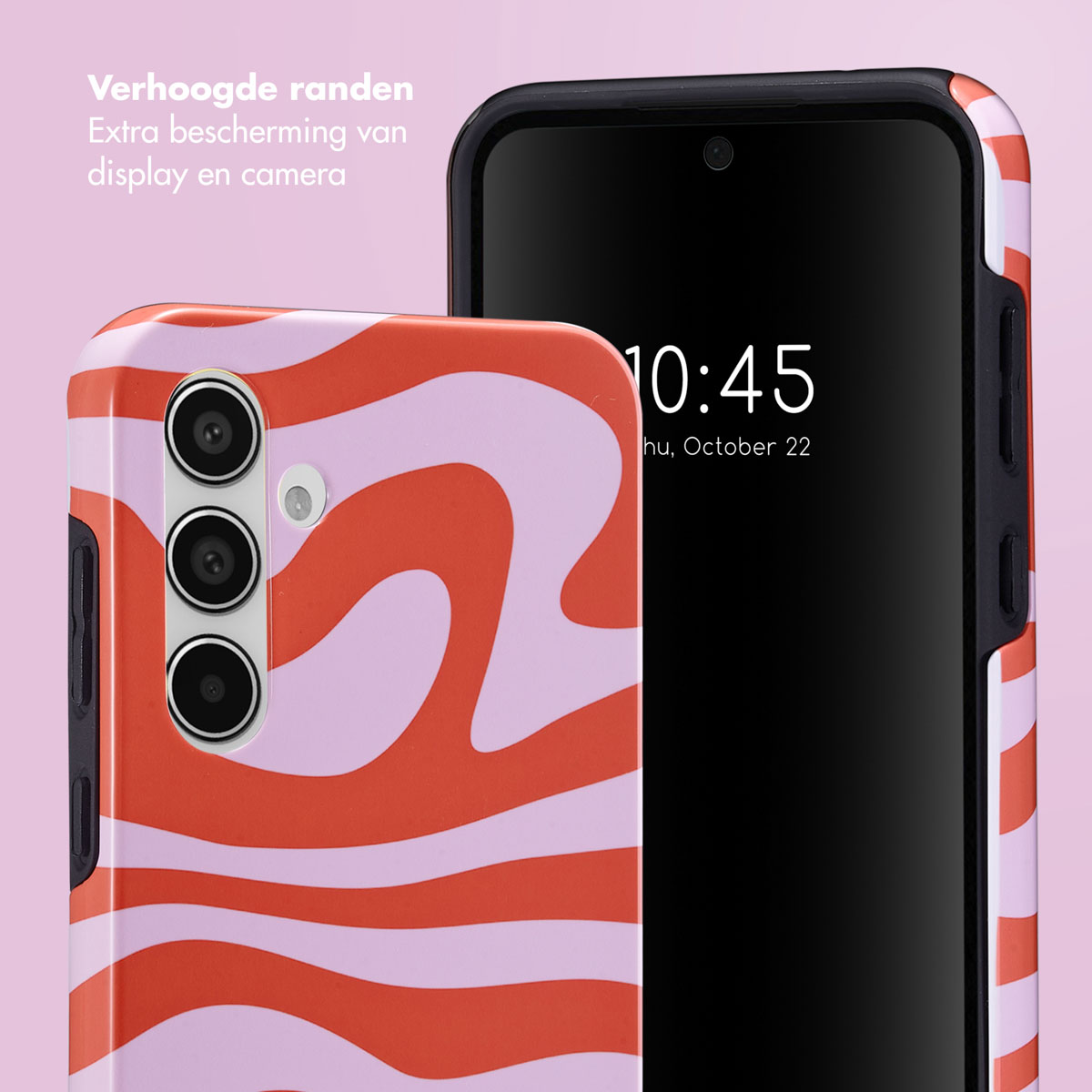 Een oranje en paars golvend telefoonhoesje naast een smartphone met zwart scherm.