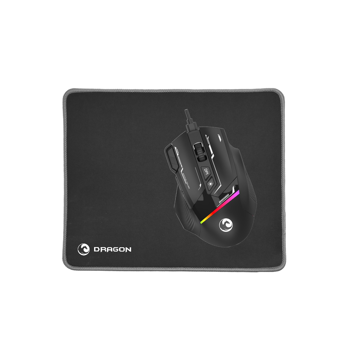 Zwarte gamingmuis op een zwarte muismat. De muis heeft kleurschiftende lichten en een drakenlogo.