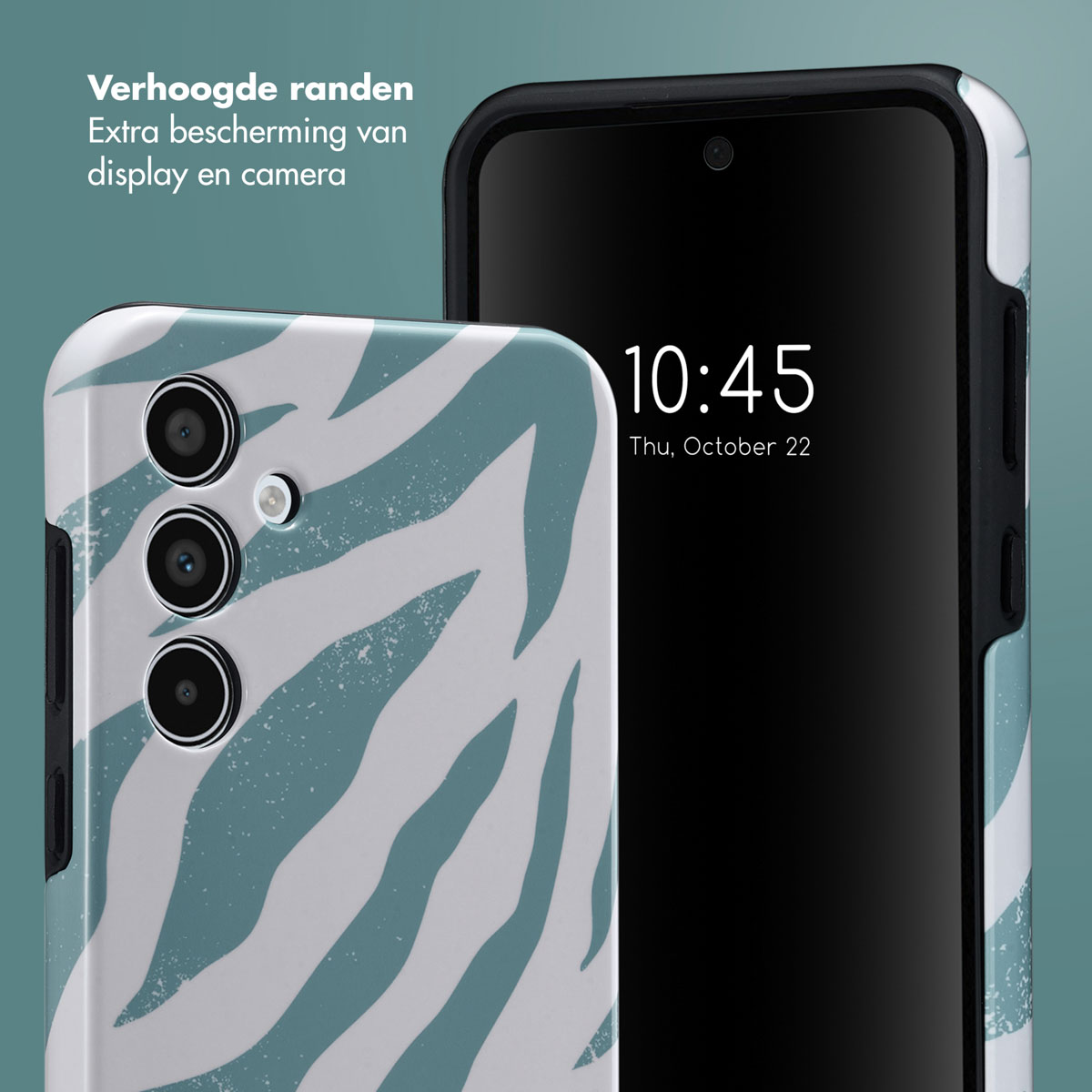 Téléphone avec coque zébrée, écran affichant l'heure.